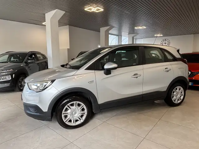 Opel Crossland view 3