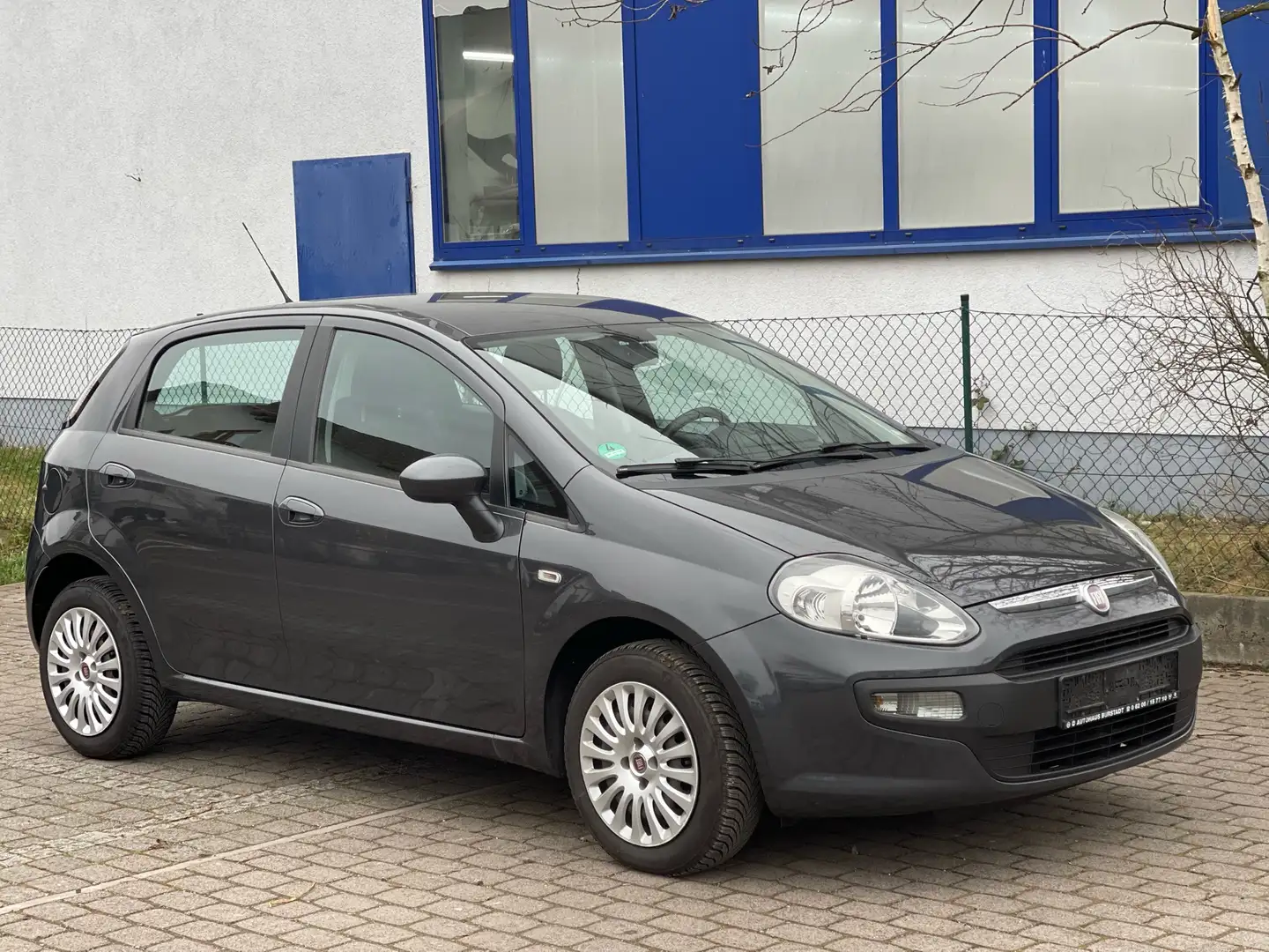 Fiat Grande Punto 1.4 Start/Stopp| 8fach bereift|TÜV|Klima Grau - 1