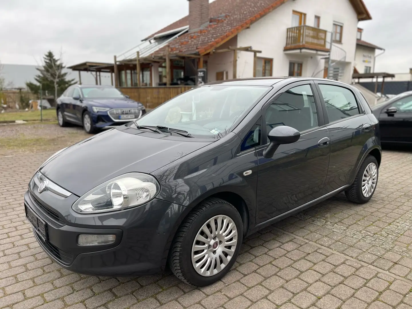 Fiat Grande Punto 1.4 Start/Stopp| 8fach bereift|TÜV|Klima Gris - 2