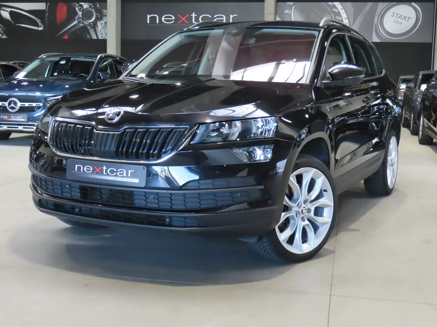 Skoda Karoq 1.6 TDi Ambition DSG *NAVI-CARPLAY-CAMERA-CRUISE* Schwarz - 1
