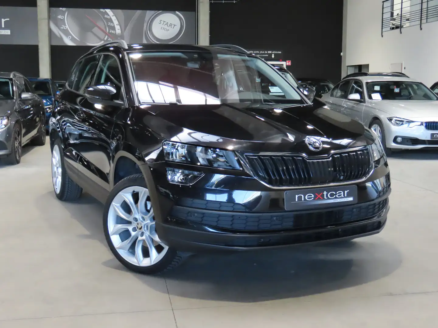 Skoda Karoq 1.6 TDi Ambition DSG *NAVI-CARPLAY-CAMERA-CRUISE* Schwarz - 2