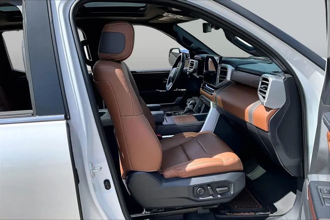 Toyota Tundra снимка Toyota Tundra