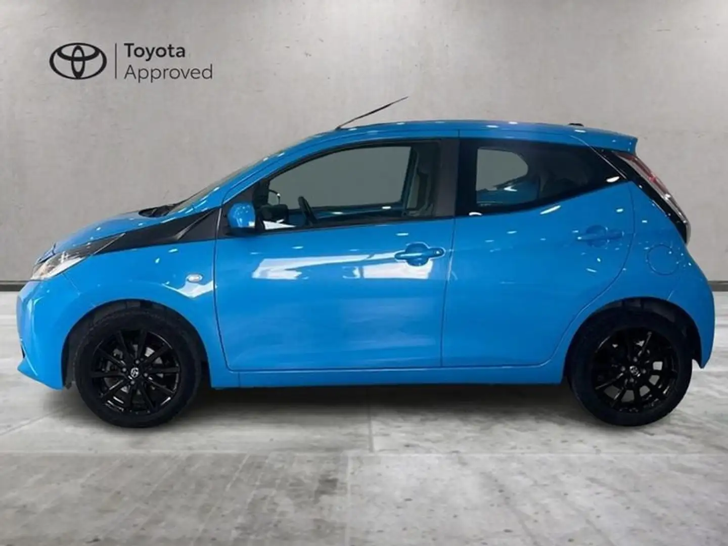 Toyota Aygo 1.0 VVT-i 69 CV 5 porte x-play Blu/Azzurro - 2