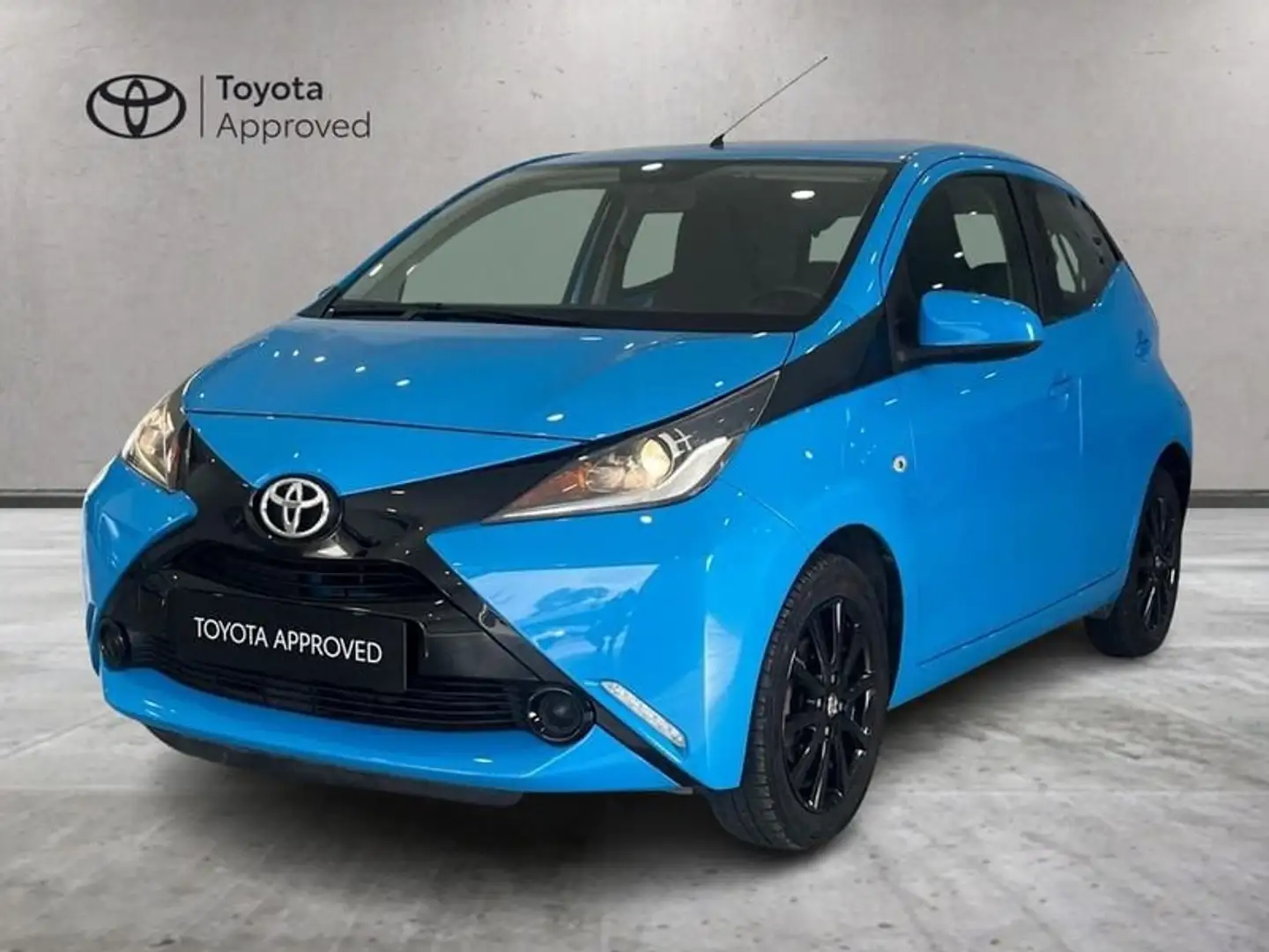 Toyota Aygo 1.0 VVT-i 69 CV 5 porte x-play Blu/Azzurro - 1