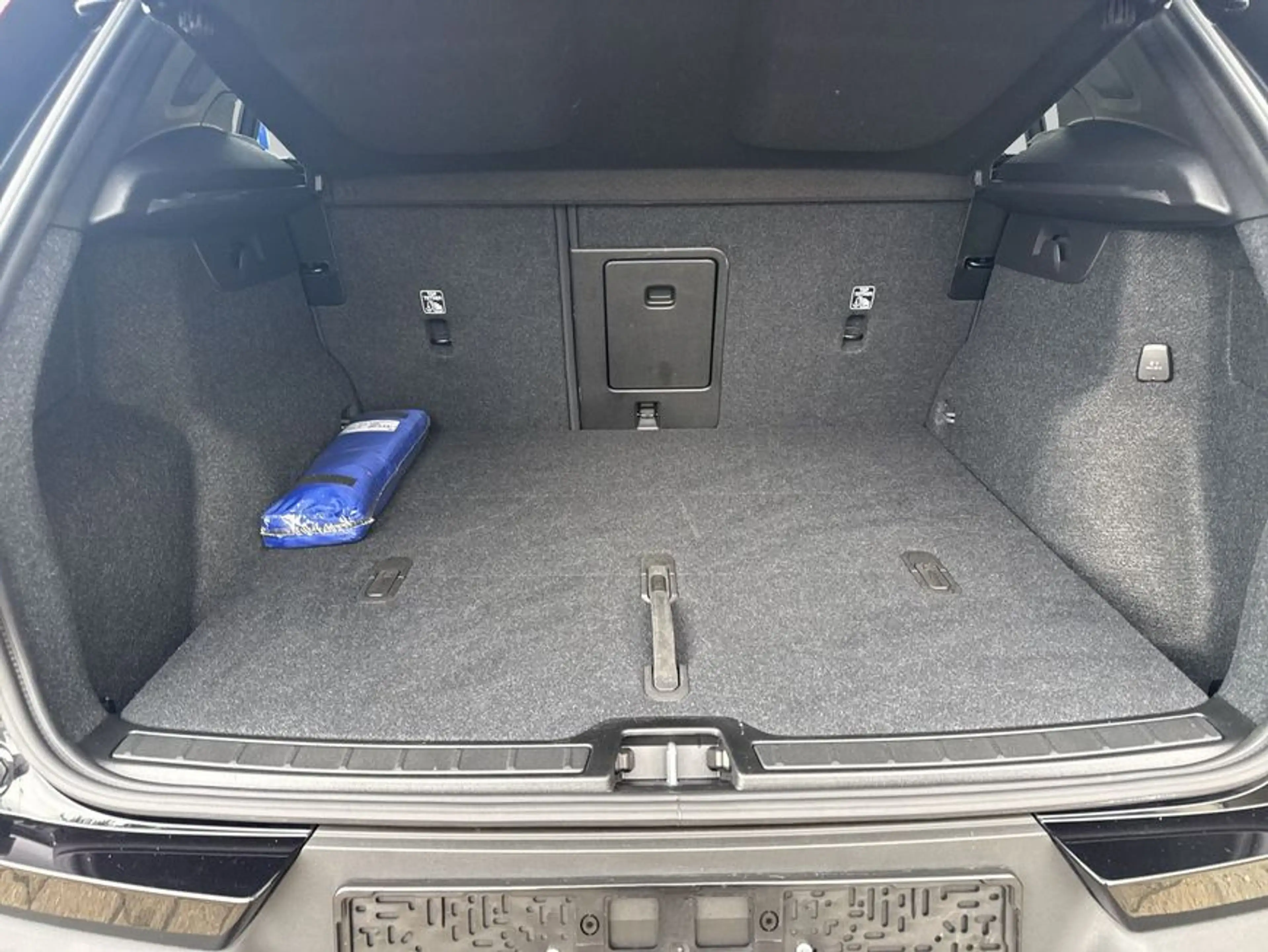 Volvo XC40 XC40 B3 B DKG Plus Dark, 360 Grad Cam, AHK — photo 8