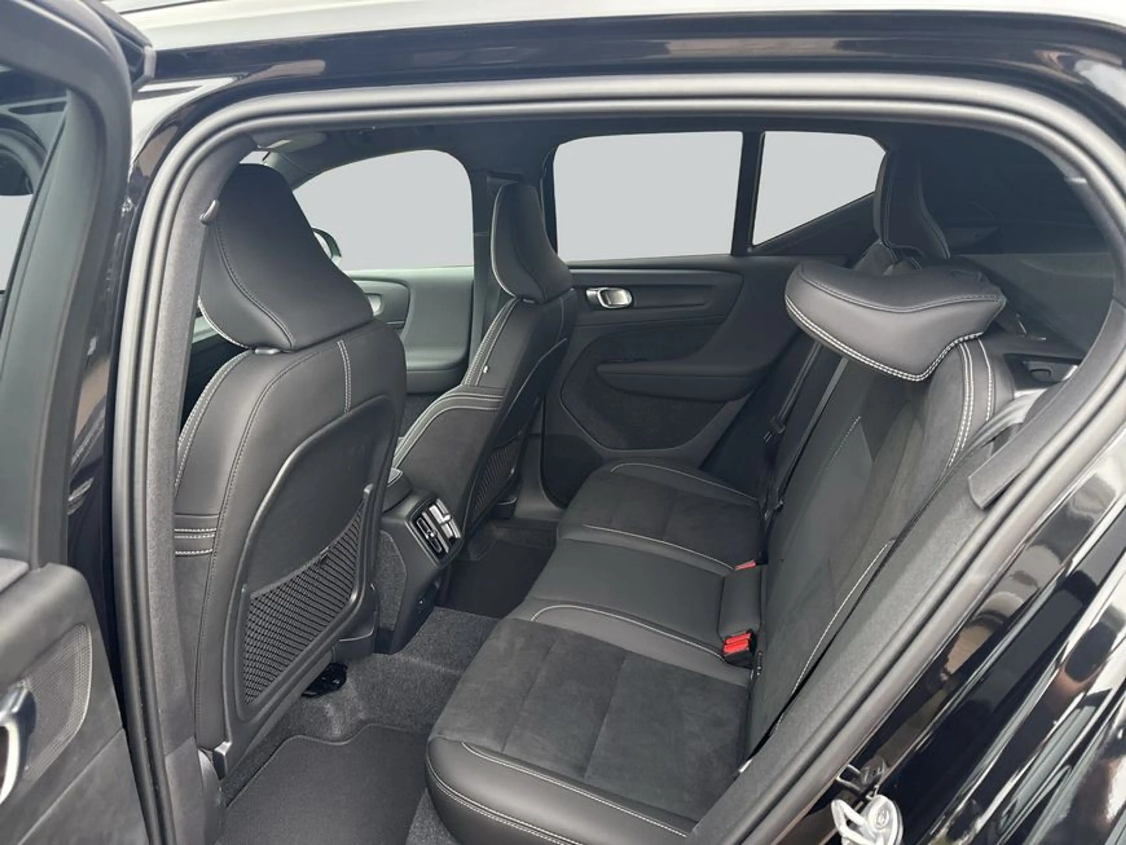 Volvo XC40 XC40 B3 B DKG Plus Dark, 360 Grad Cam, AHK — photo 11