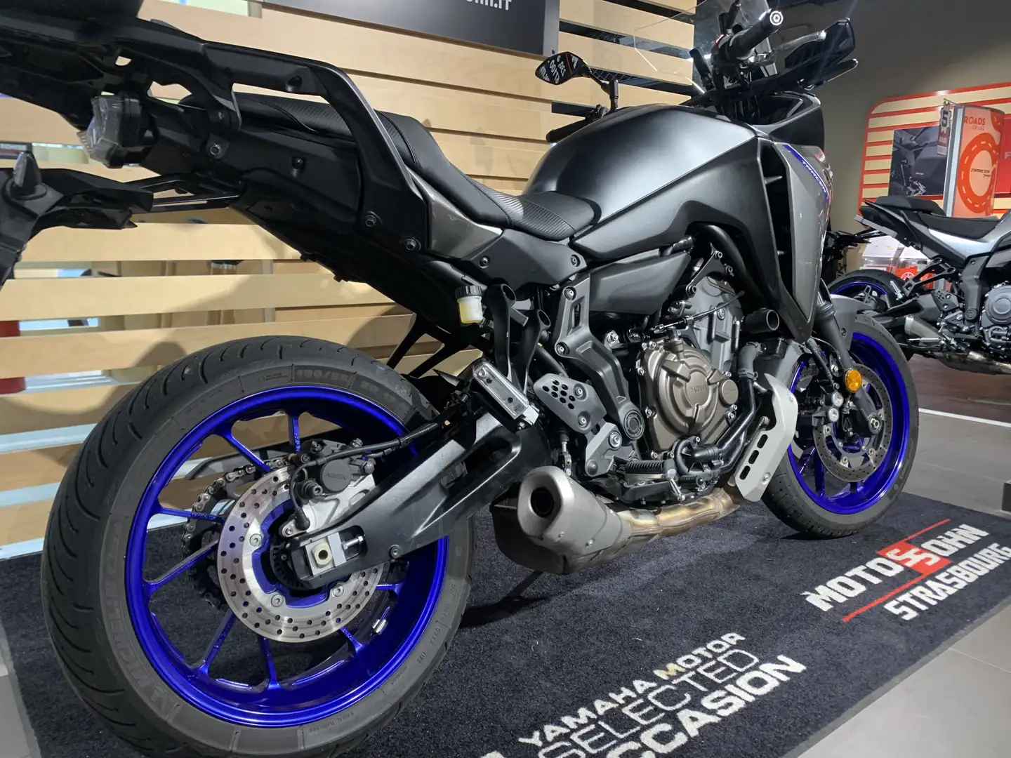 Yamaha Tracer 7 Gris - 2