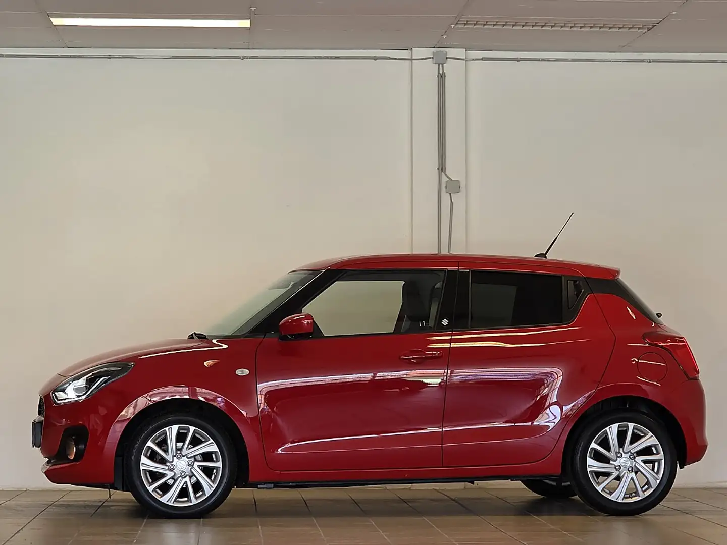 Suzuki Swift 1,2 Hybrid DualJet Shine Rot - 2