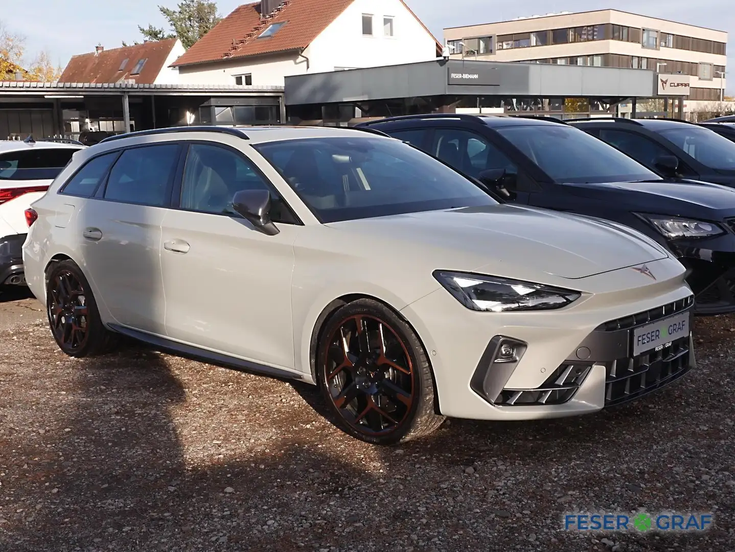 CUPRA Leon Sportstourer 2.0 TSI VZ DSG AHK Pano Grau - 2