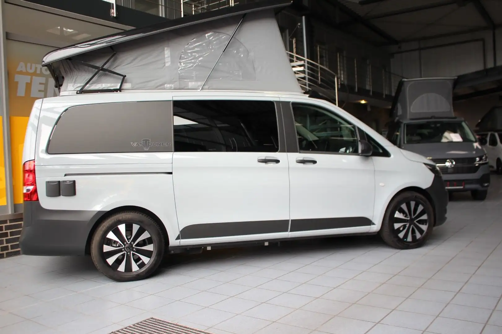 Mercedes-Benz Vito VanTourer Urban "Comfort" Küche Aufstelldach AHK Gris - 2