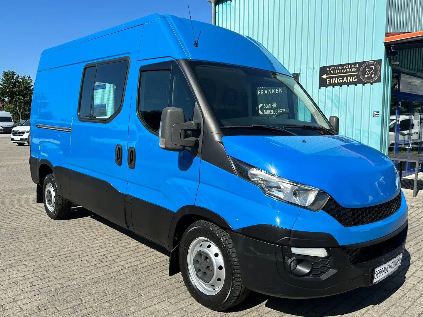 Iveco Daily Kasten 35S15 L2H2/AHK-3.5T+270°+WERKSTATTR Blau - 1
