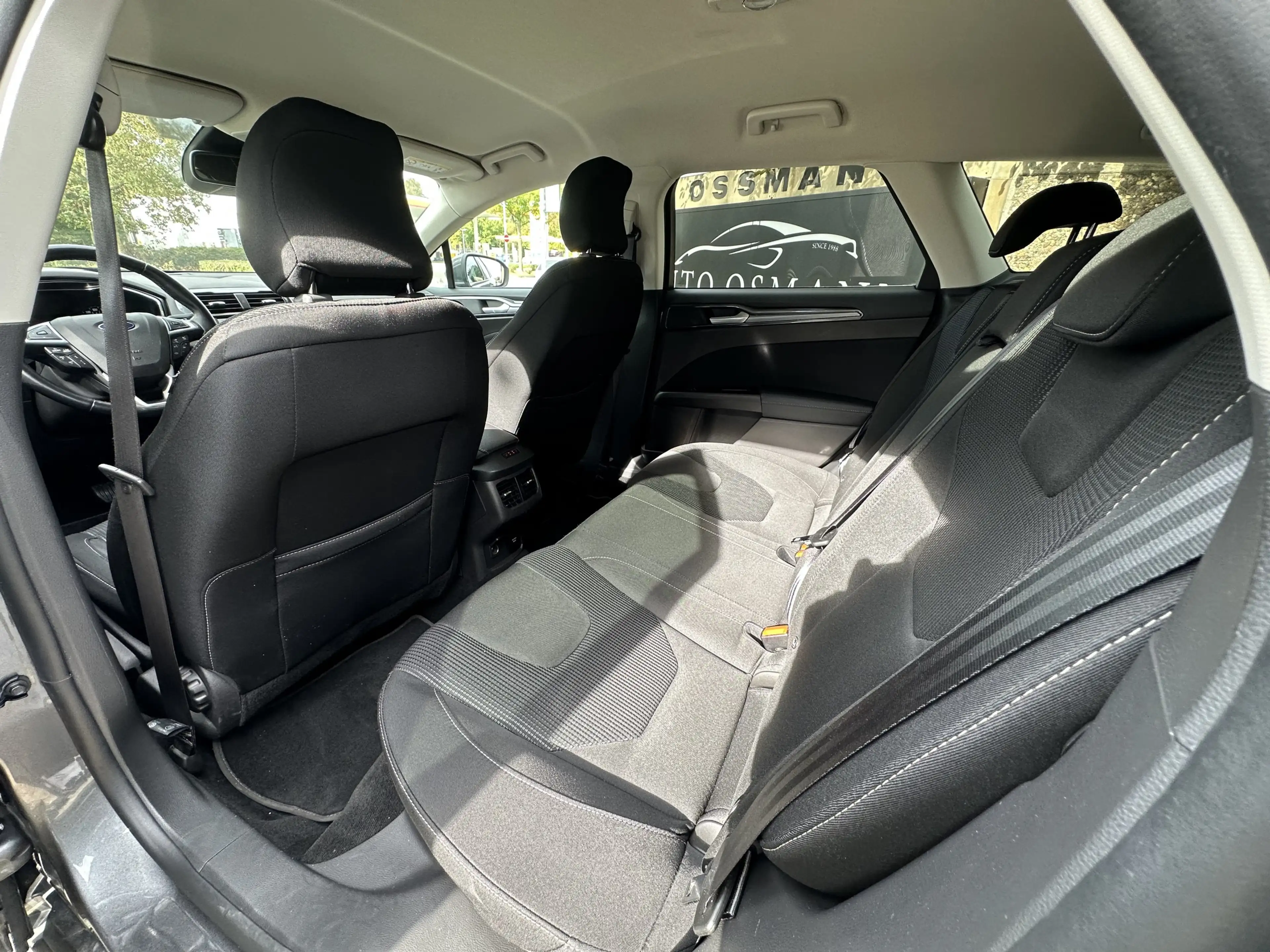 Ford Mondeo Titanium — photo 11