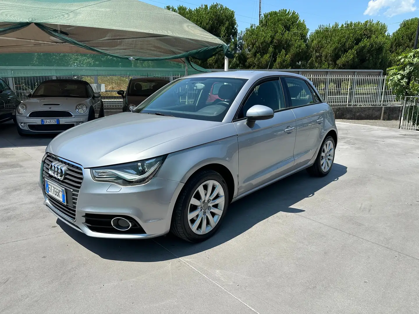Audi A1 A1 Sportback 1.6 tdi s-tronic Argent - 1
