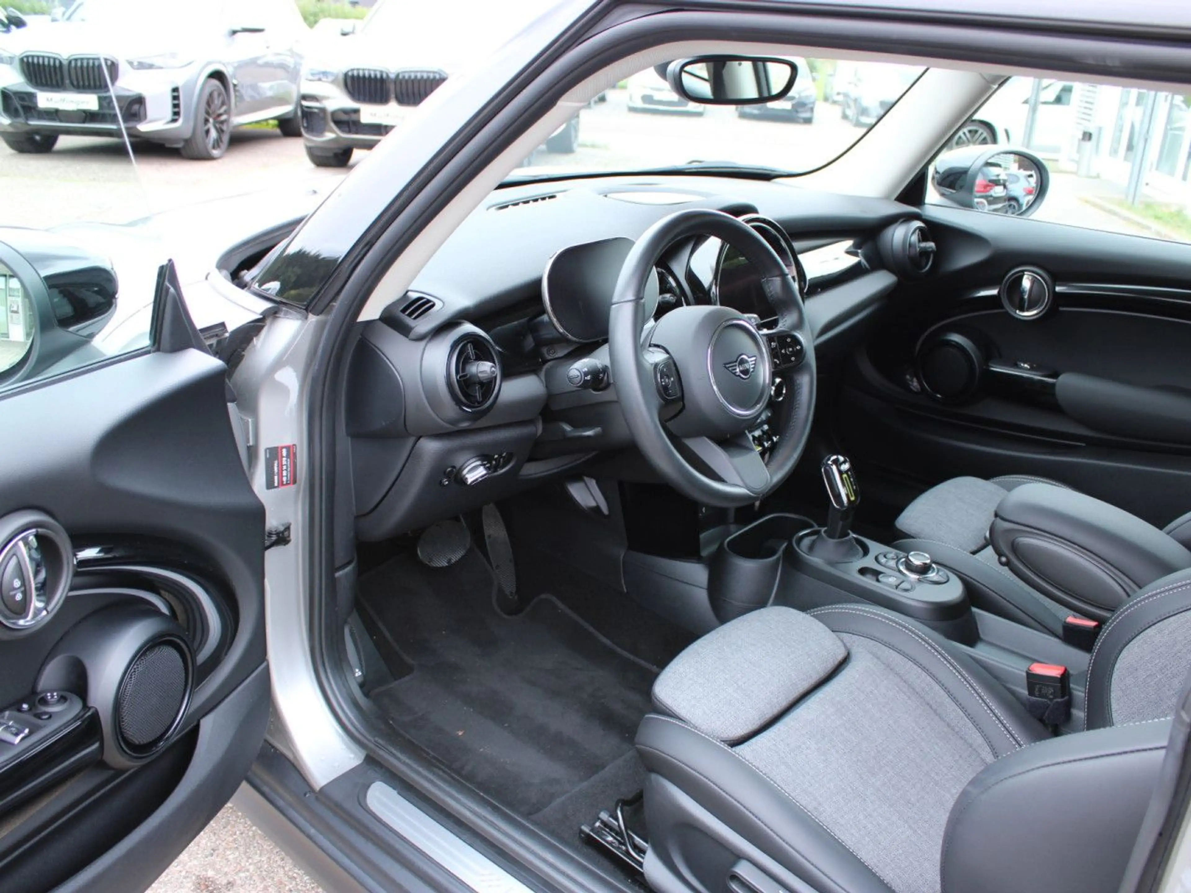 MINI Cooper SE Wärmepumpe Navi Sitzheizung PDC LED — photo 9