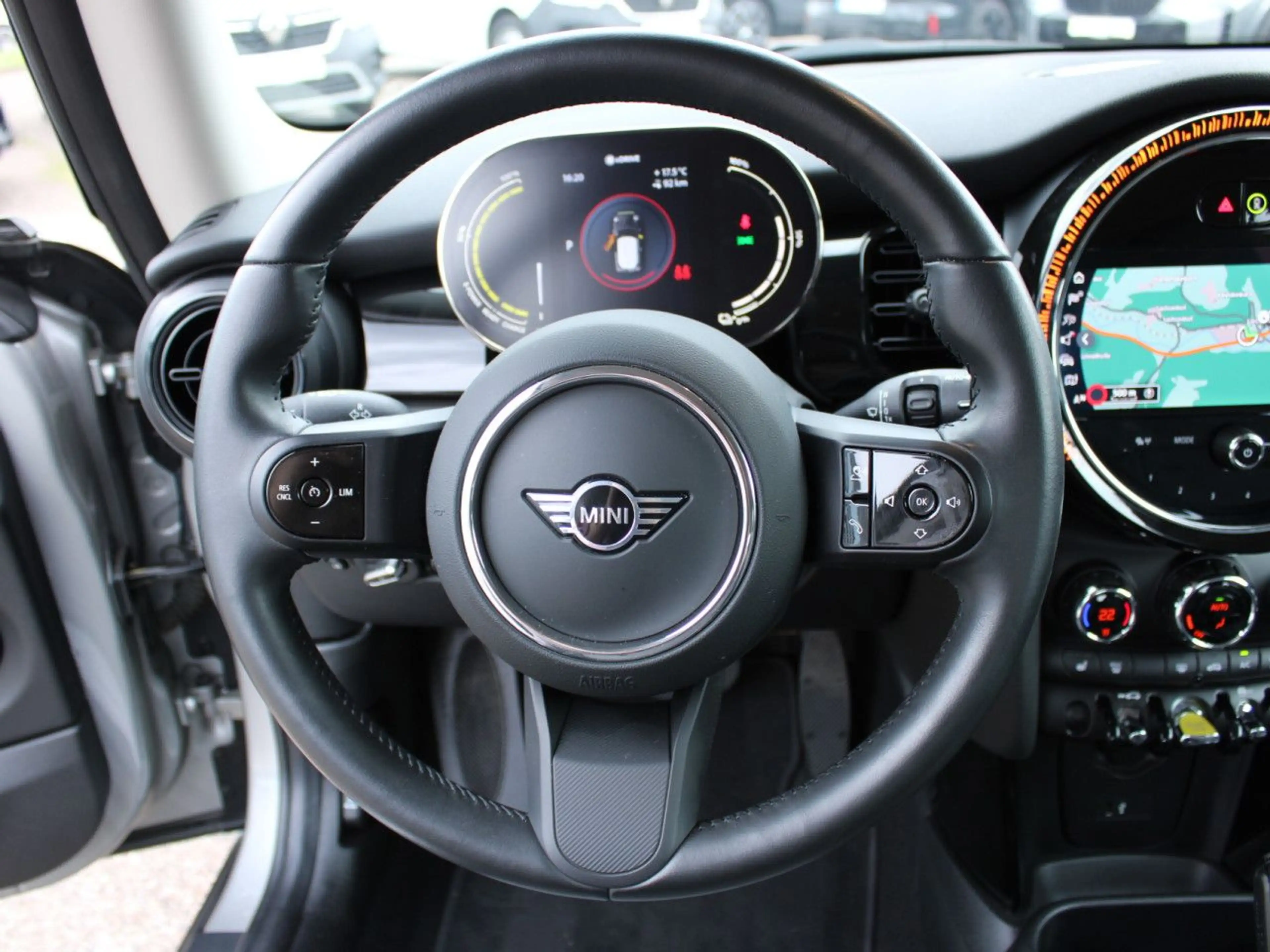 MINI Cooper SE Wärmepumpe Navi Sitzheizung PDC LED — photo 12