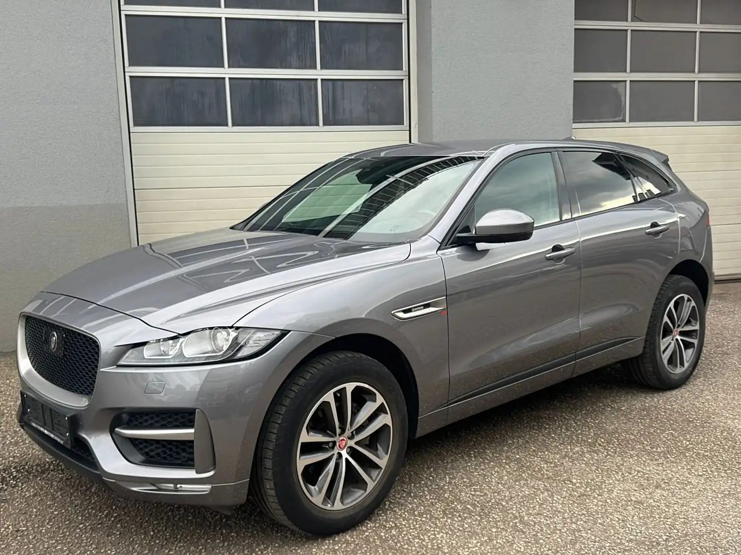 Jaguar F-Pace 20d R-Sport Aut. Gris - 1