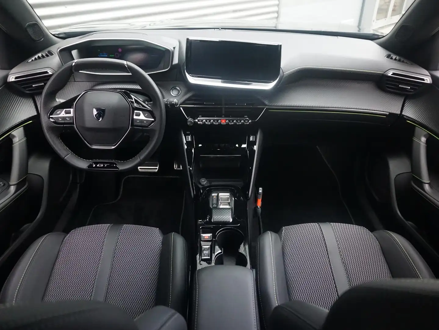Peugeot e-2008 EV GT 54 kWh | WARMTEPOMP | 360 GRADEN CAMERA | Zwart - 2