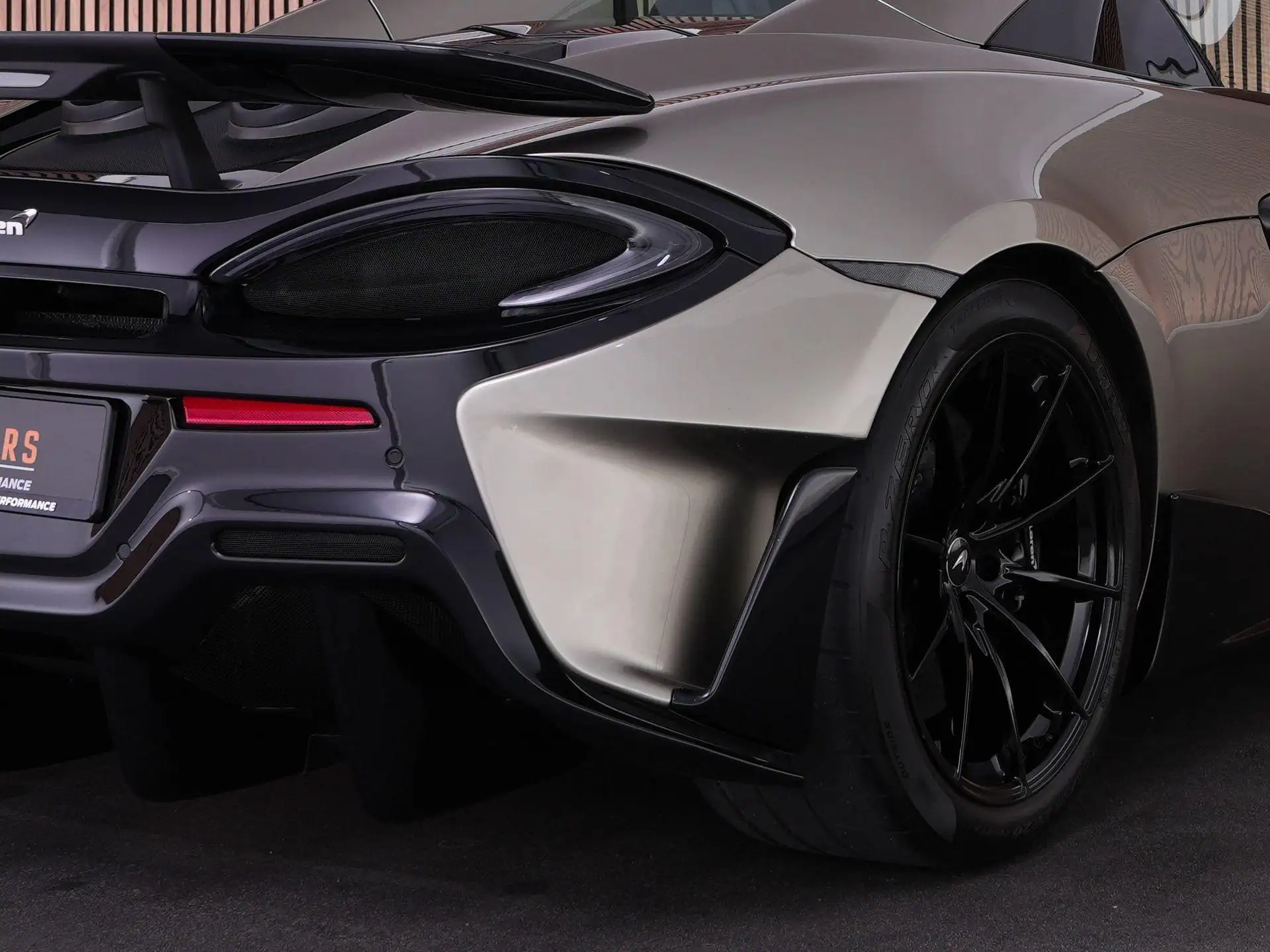 맥라렌 600LT Spider 2020 회색 사진 7