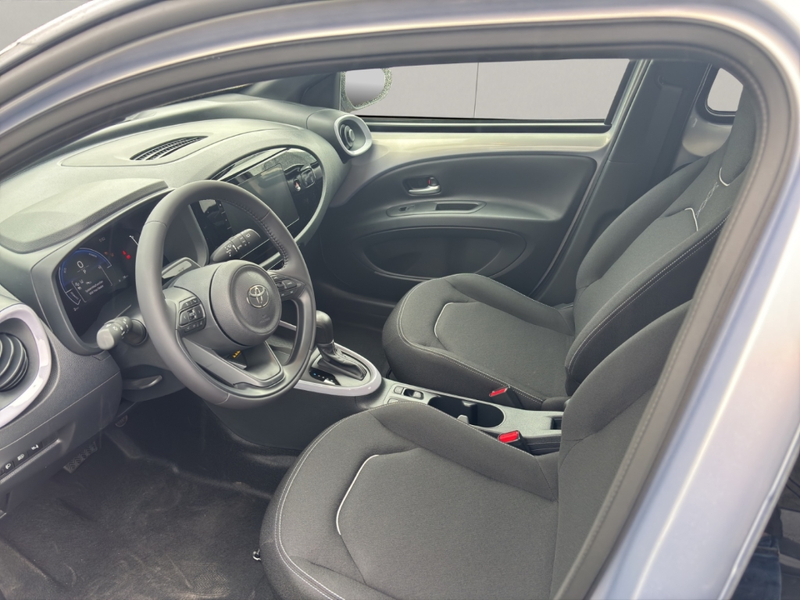Toyota Aygo X TEAMPLAYER+HYBRID+TEC-PAKET+PDC+SOFORT — photo 11