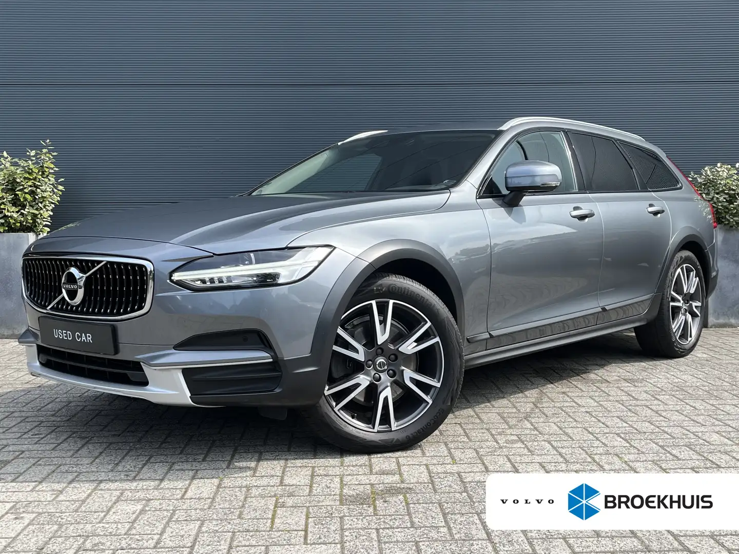 Volvo V90 Cross Country D4 Pro | Apple Carplay/Android Auto|telefoonintegr Grijs - 1
