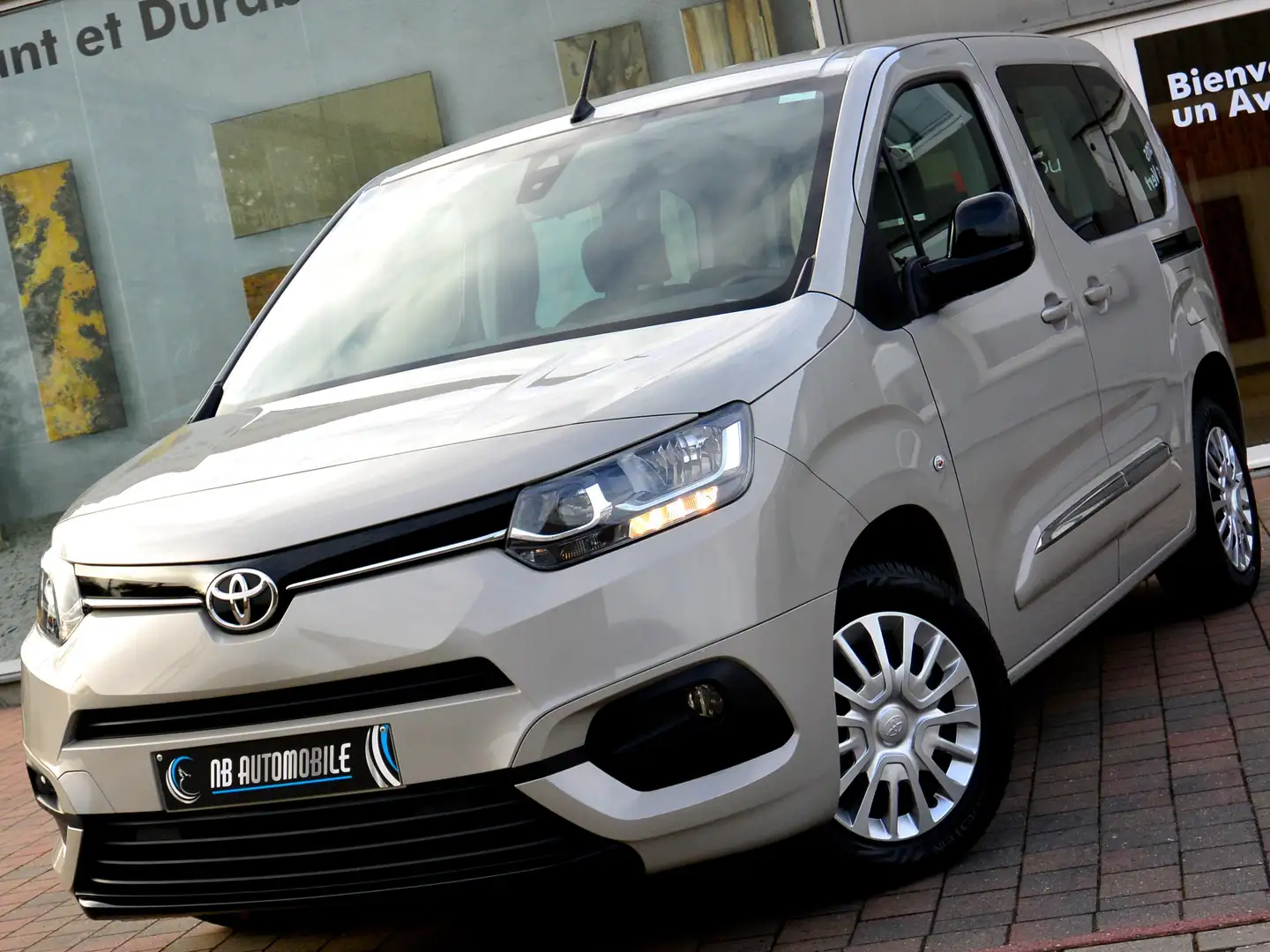 Toyota Proace City Verso 1.2i 5PLACES*1ER PROP*FAIBLE KM*GARANTIE* Grijs - 1