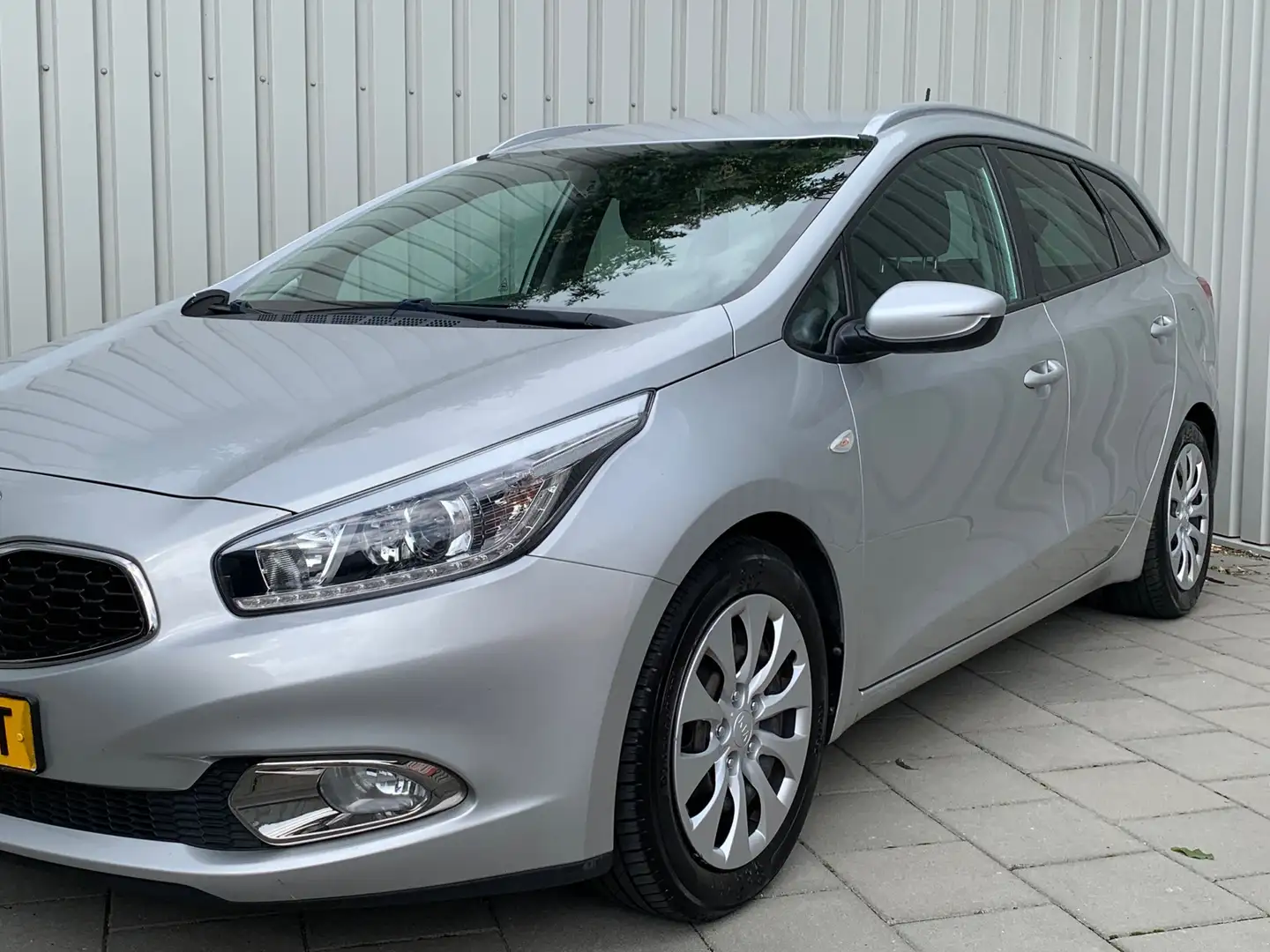 Kia Ceed SW / cee'd SW Sportswagon 1.6 GDI ComfortLine|Camera|Navigatie|A Grijs - 2