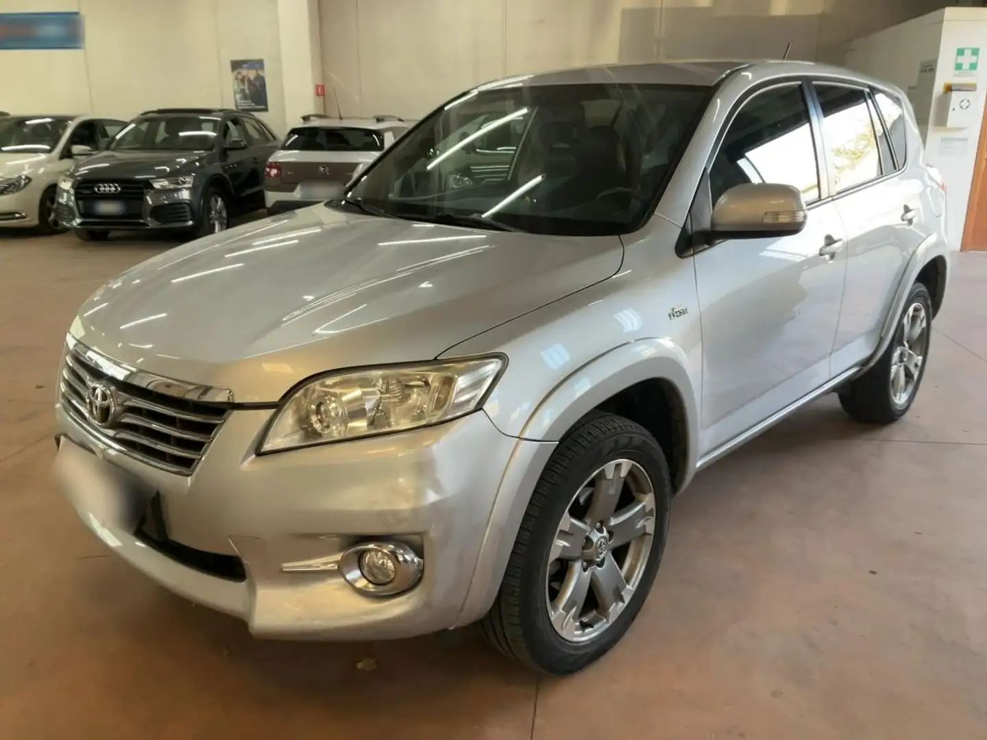 Toyota RAV 4 Crossover 2.2 d-4d Executive AUTO Plateado - 1