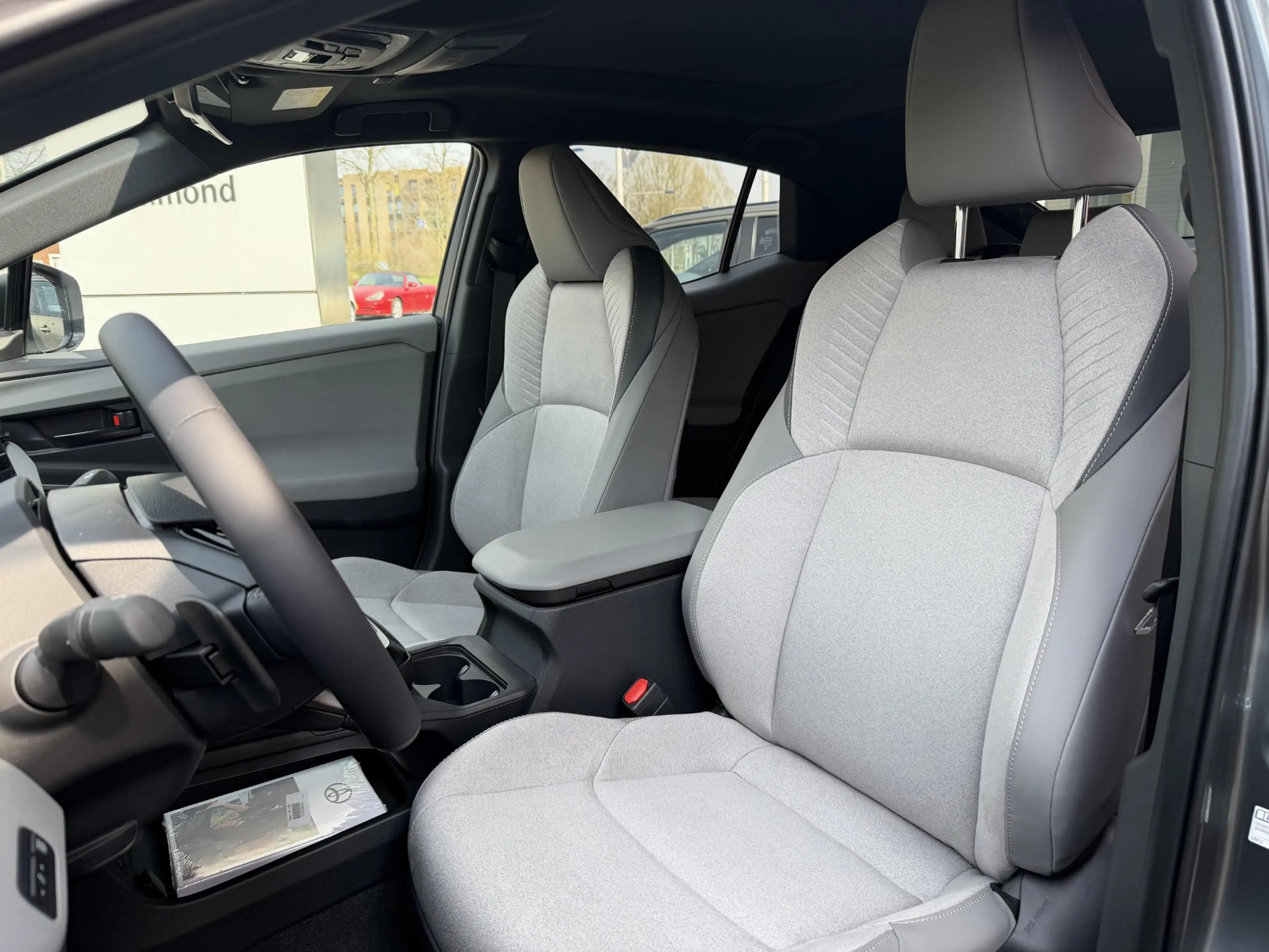 Toyota C-HR+ Executive AWD 77 kWh — photo 11
