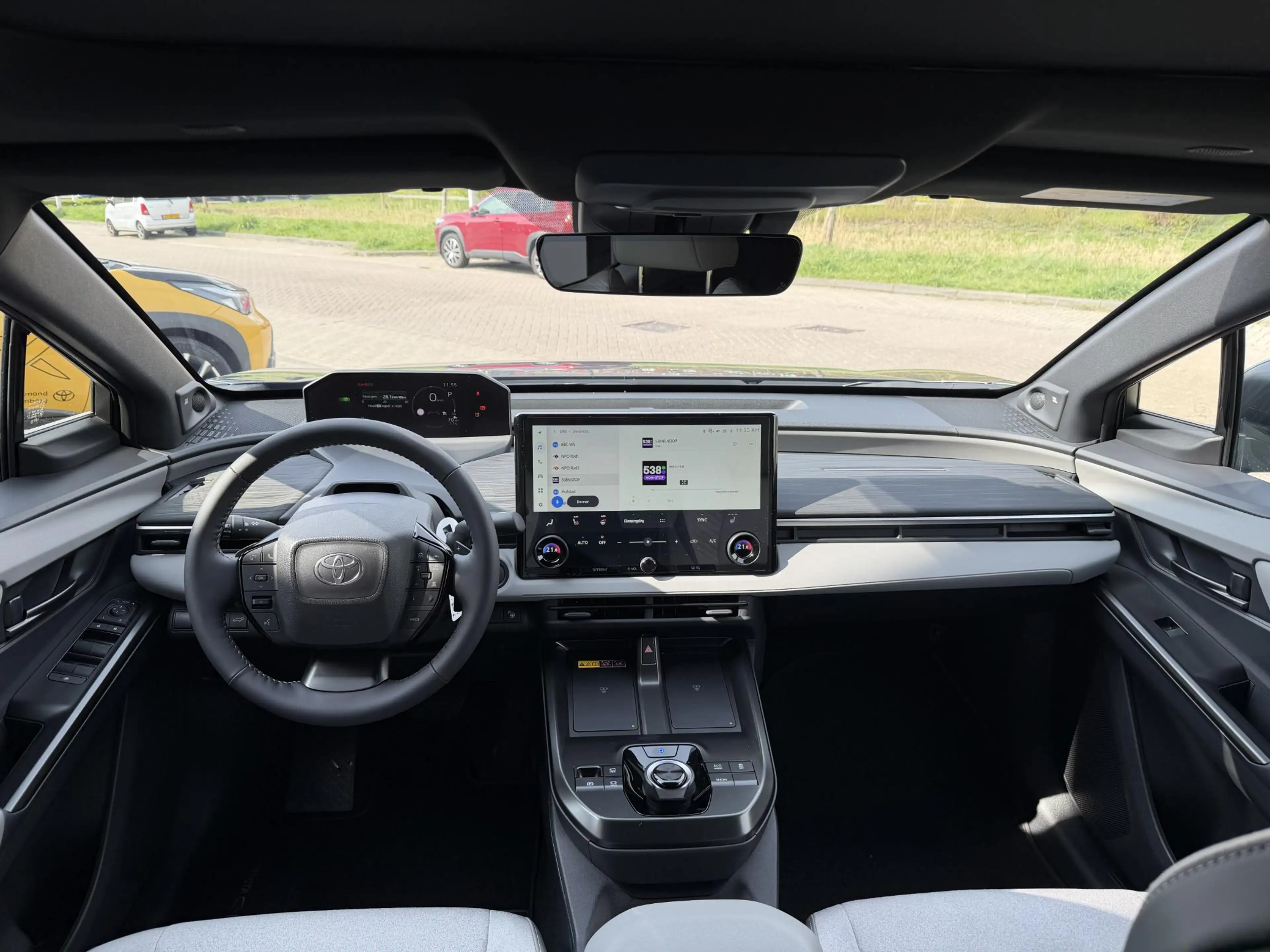 Toyota C-HR+ Executive AWD 77 kWh — photo 13