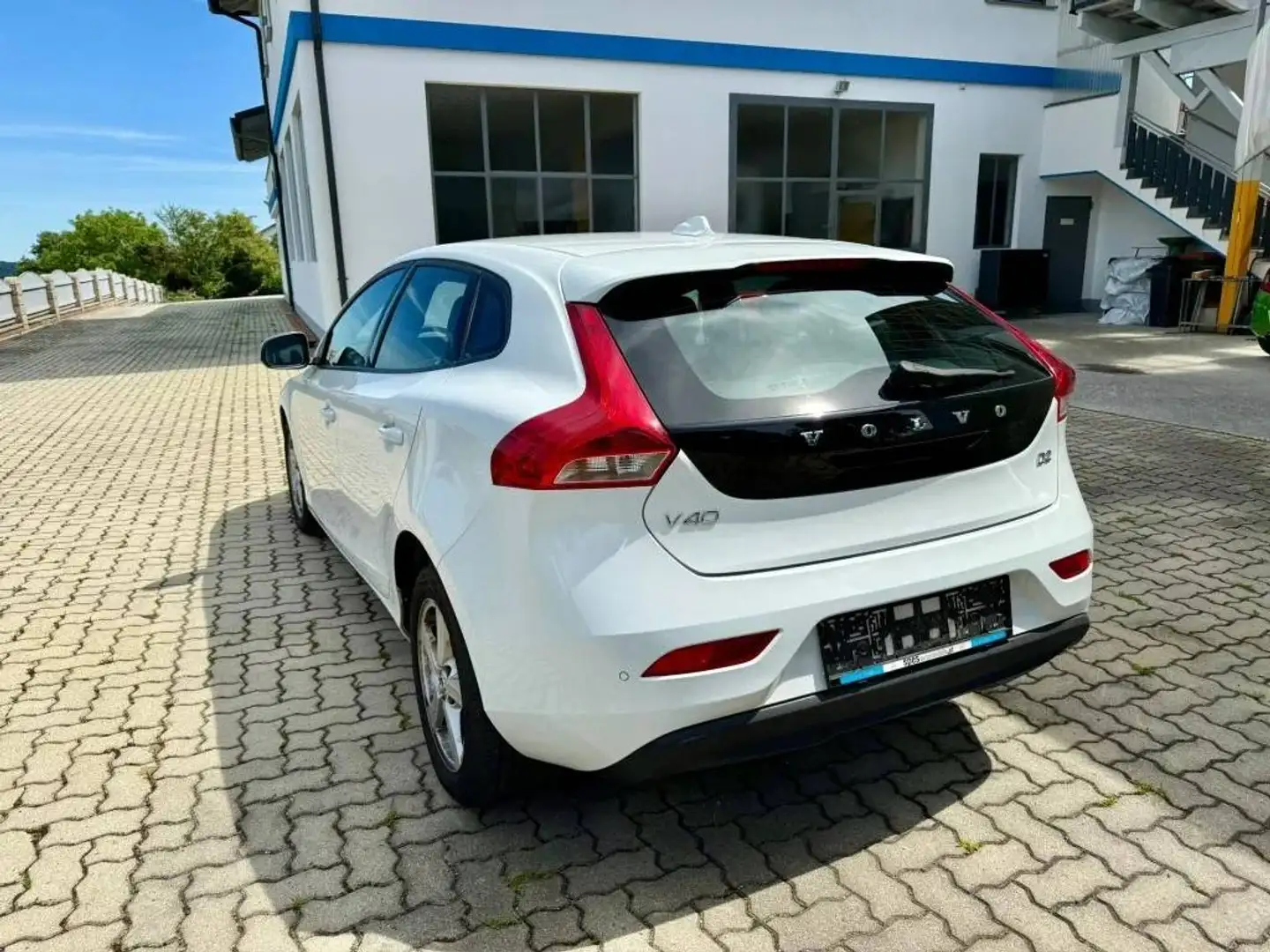 Volvo V40 V40 D2 Momentum Momentum Weiß - 2