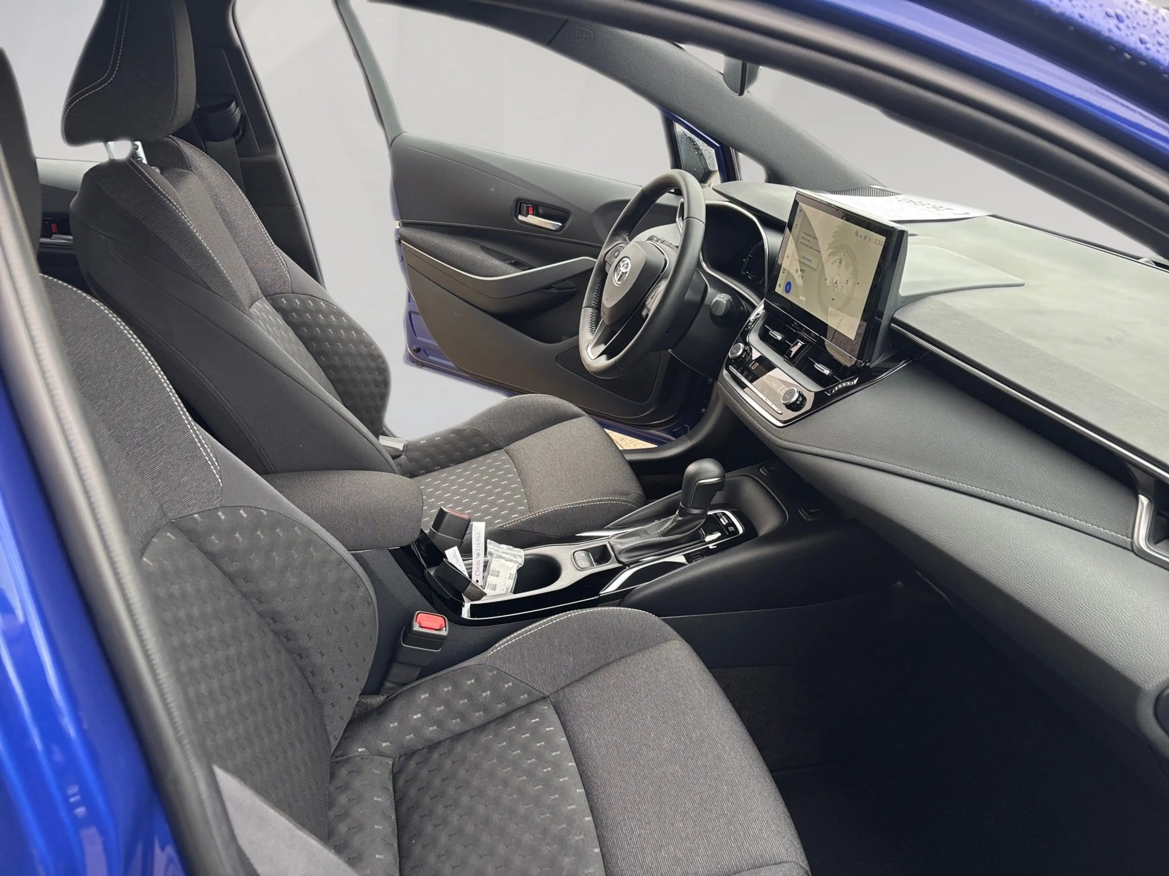 Toyota Corolla 1.8 l Hybrid 5-T.  Business Edition AUT — photo 14