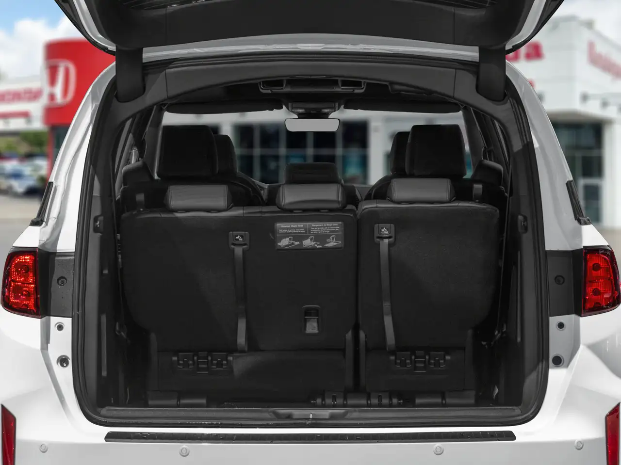 Honda Odyssey снимка Honda Odyssey