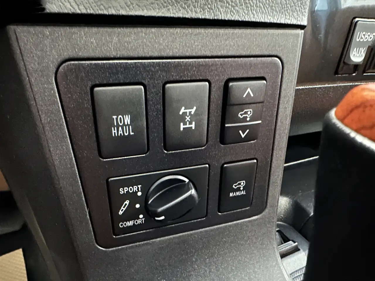 Toyota Sequoia снимка Toyota Sequoia