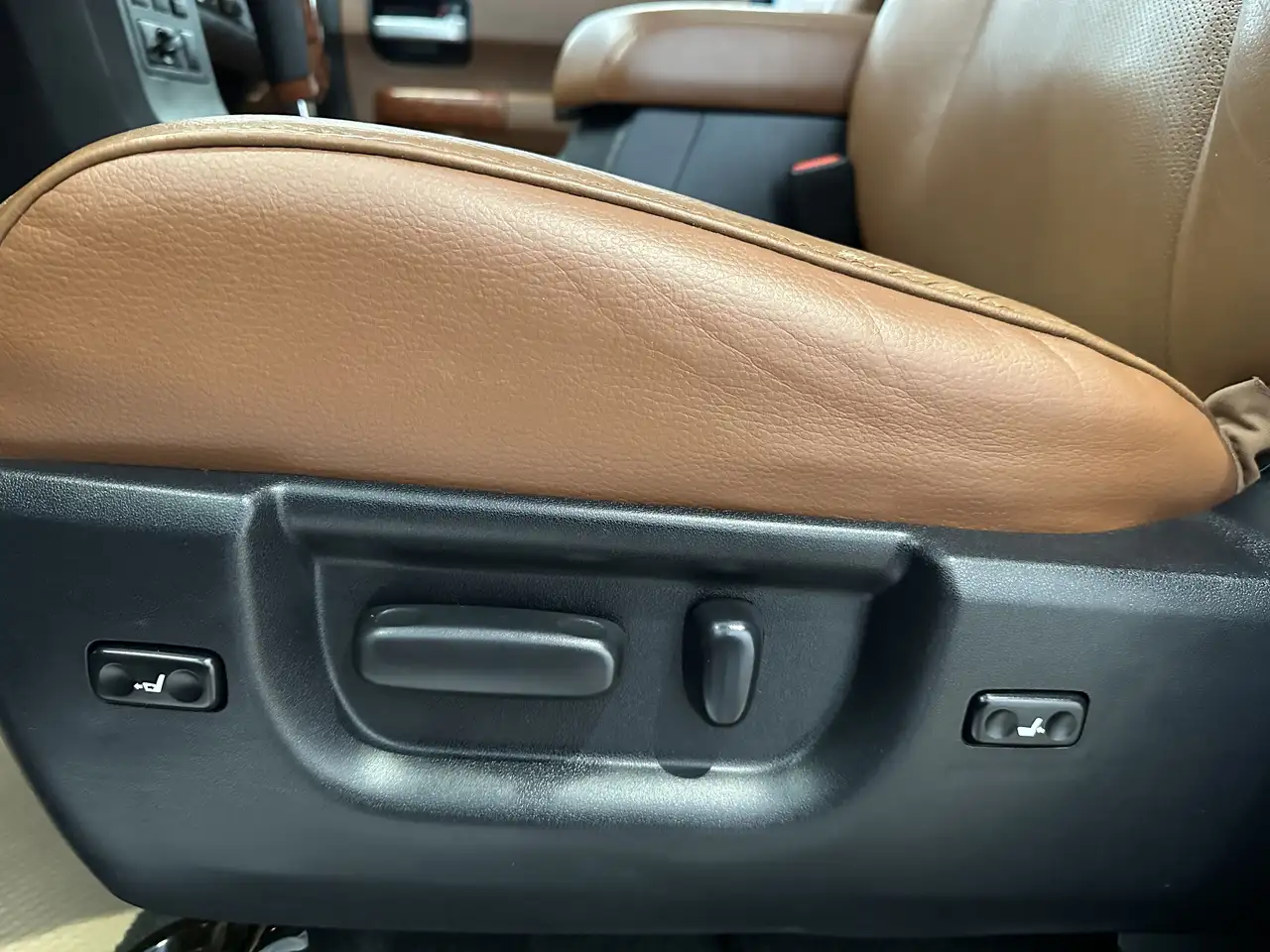 Toyota Sequoia снимка Toyota Sequoia