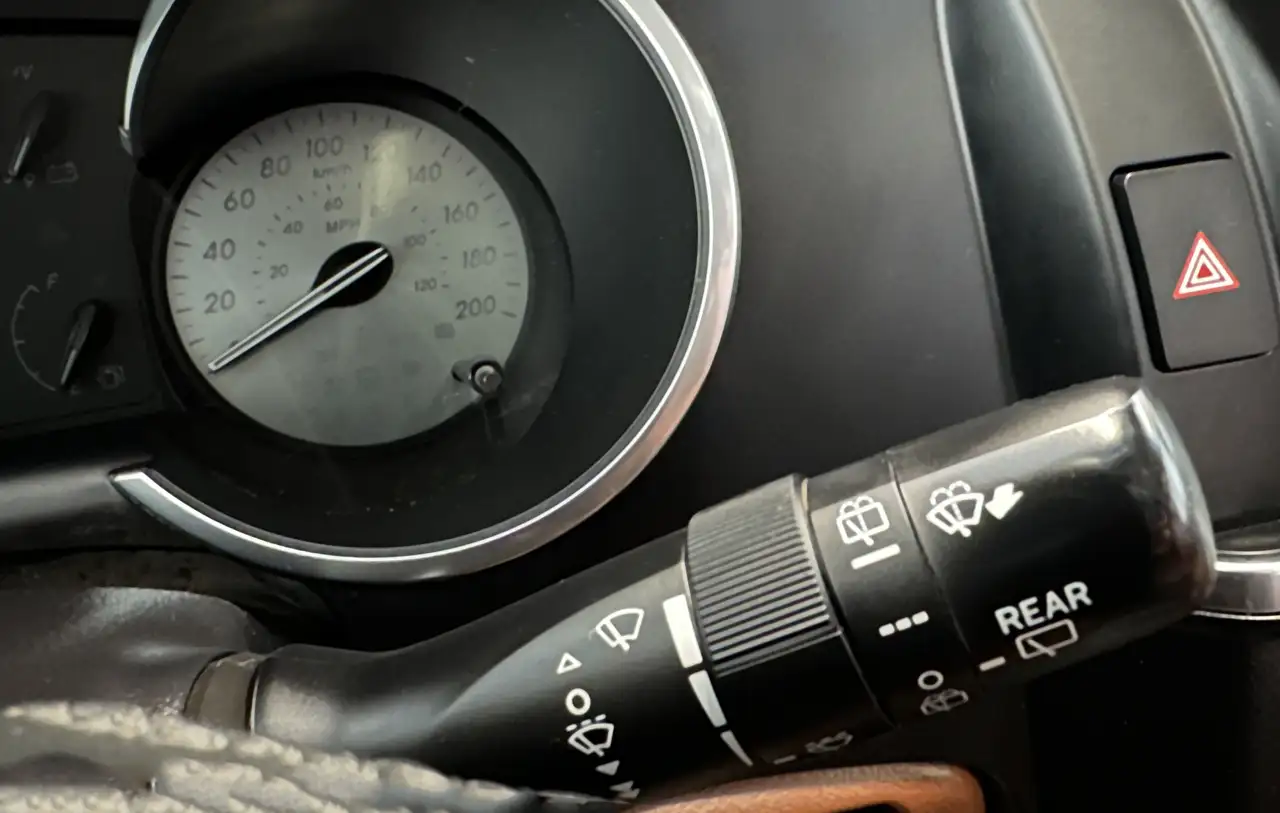 Toyota Sequoia снимка Toyota Sequoia