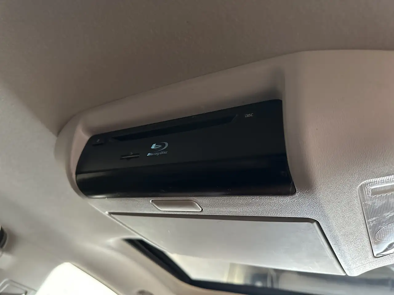 Toyota Sequoia снимка Toyota Sequoia