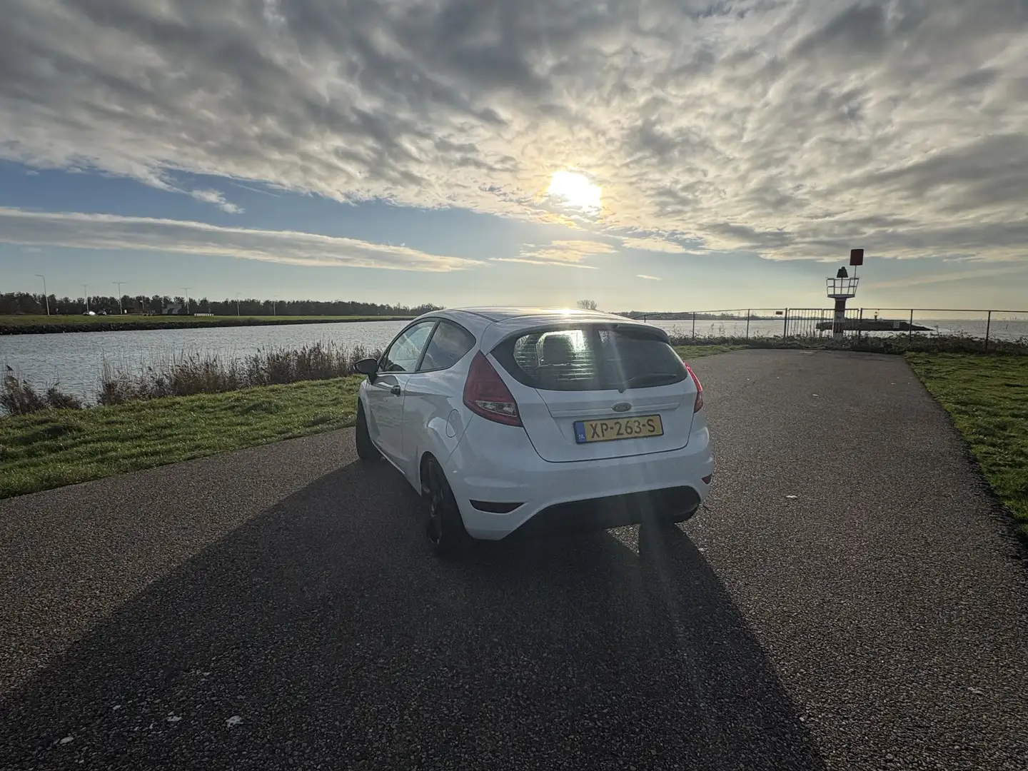 Ford Fiesta 1.25 Trend White - 2