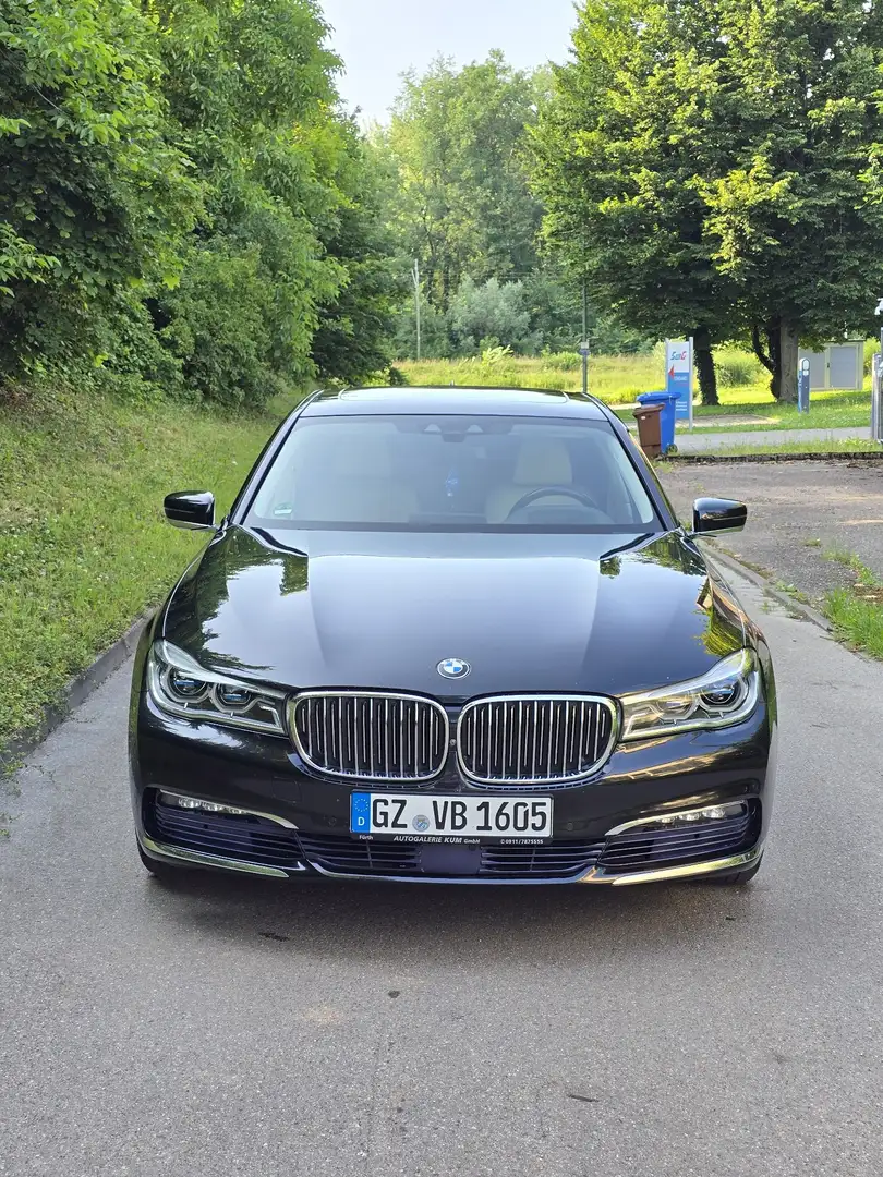 BMW 740 740Ld xDrive Schwarz - 1