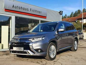 Outlander Plug-in Hybrid BASIS Spirit 4WD