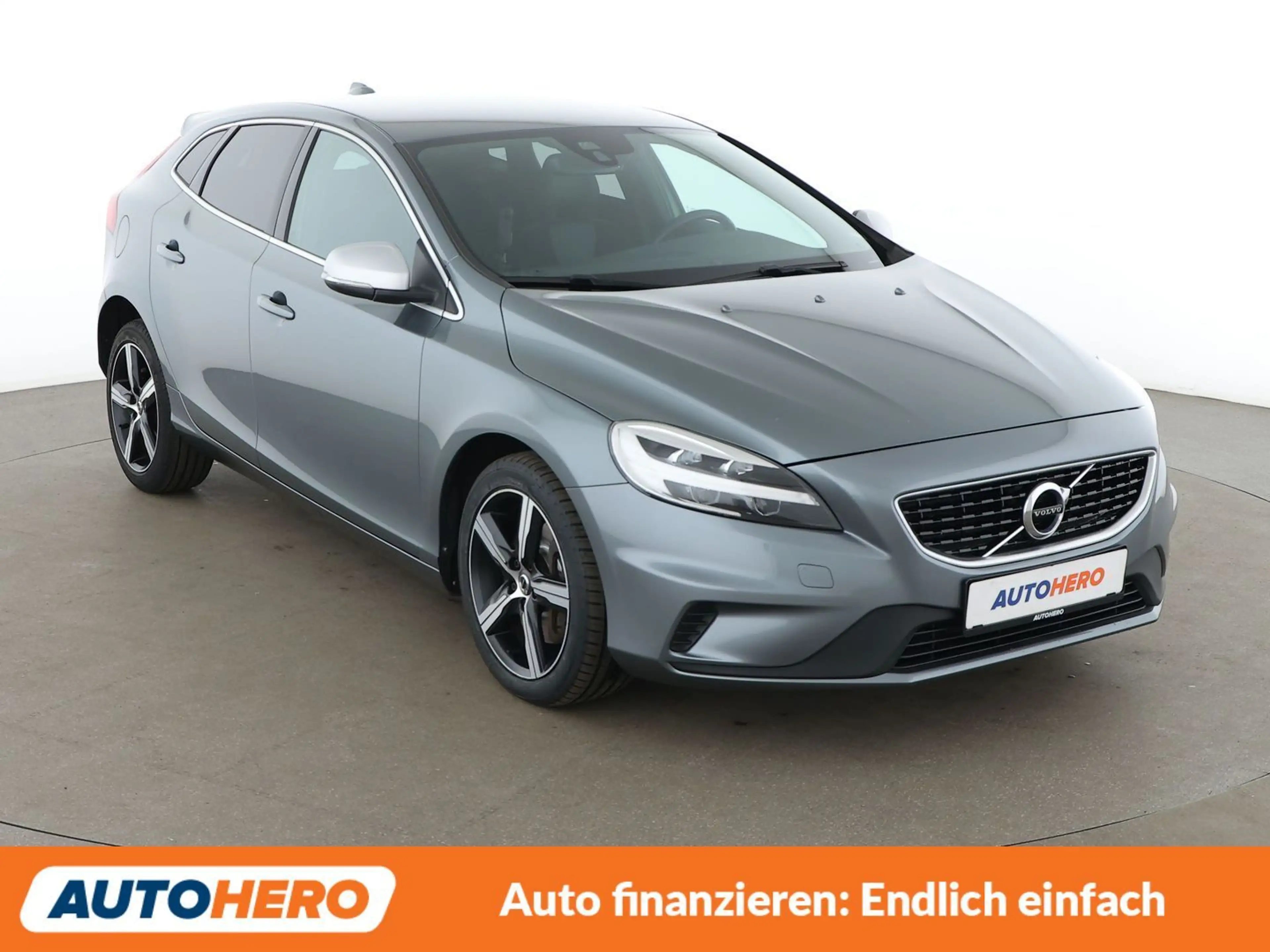 Volvo V40 2.0 D3 R-Design Aut.*NAVI*LED*TEMPO* — photo 8
