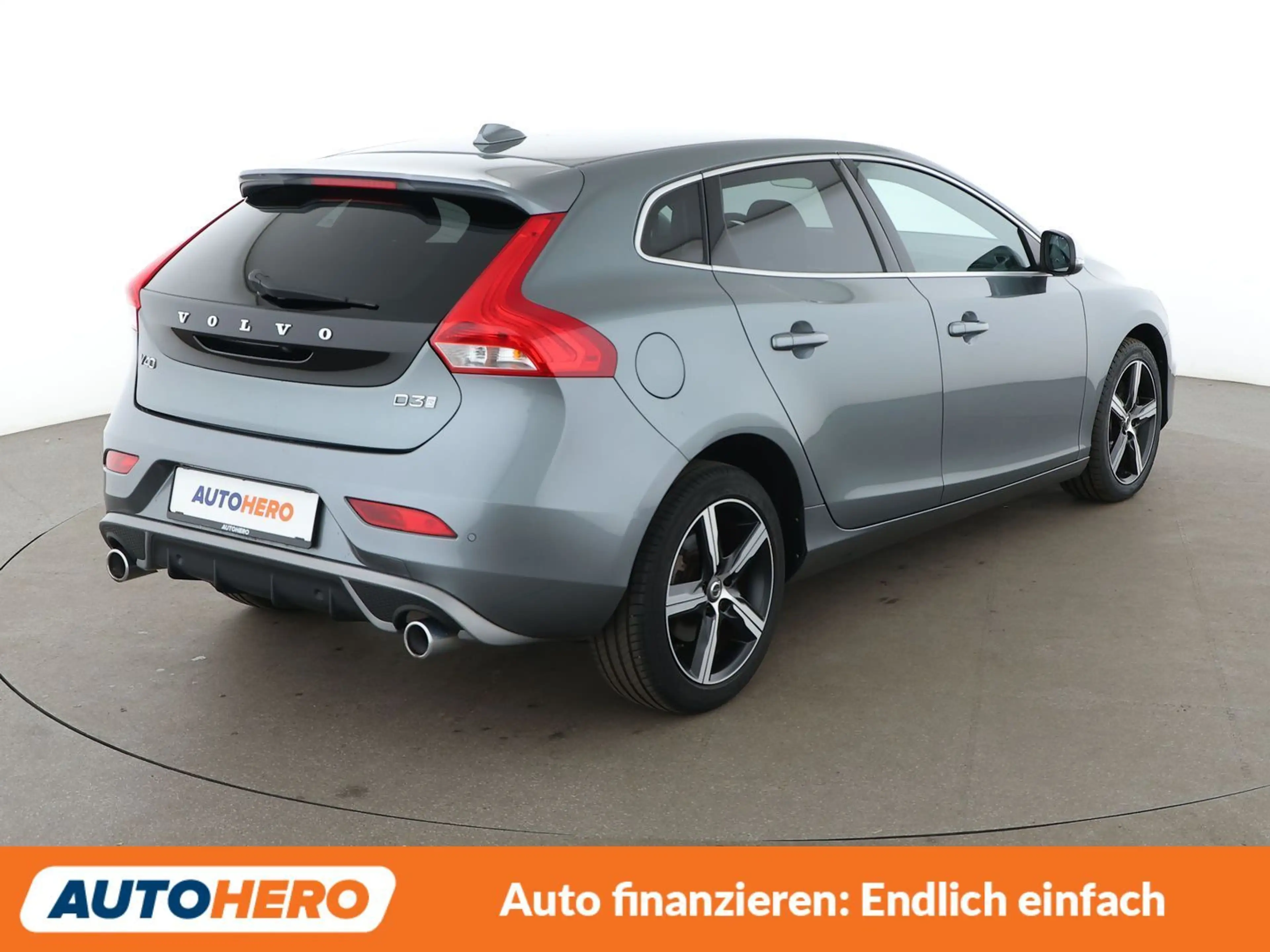 Volvo V40 2.0 D3 R-Design Aut.*NAVI*LED*TEMPO* — photo 6
