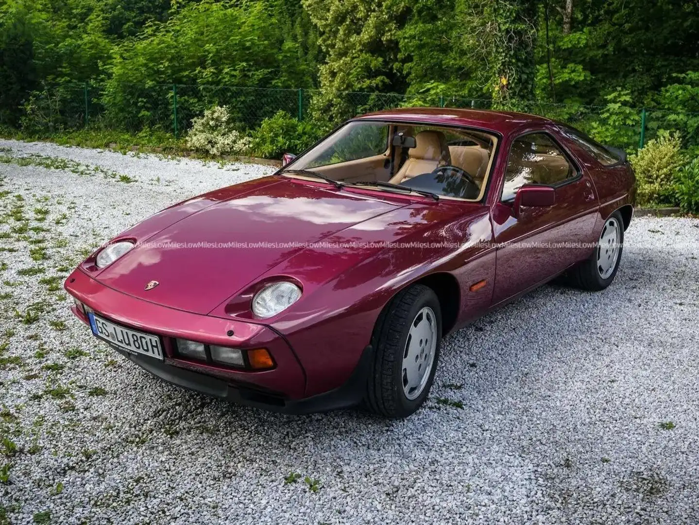 Porsche 928 S Rot - 1