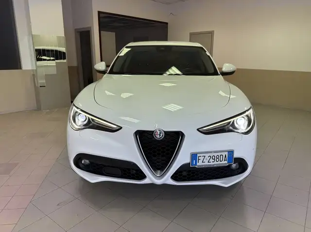 Alfa Romeo Stelvio 2.2 t Executive Q4 210cv auto