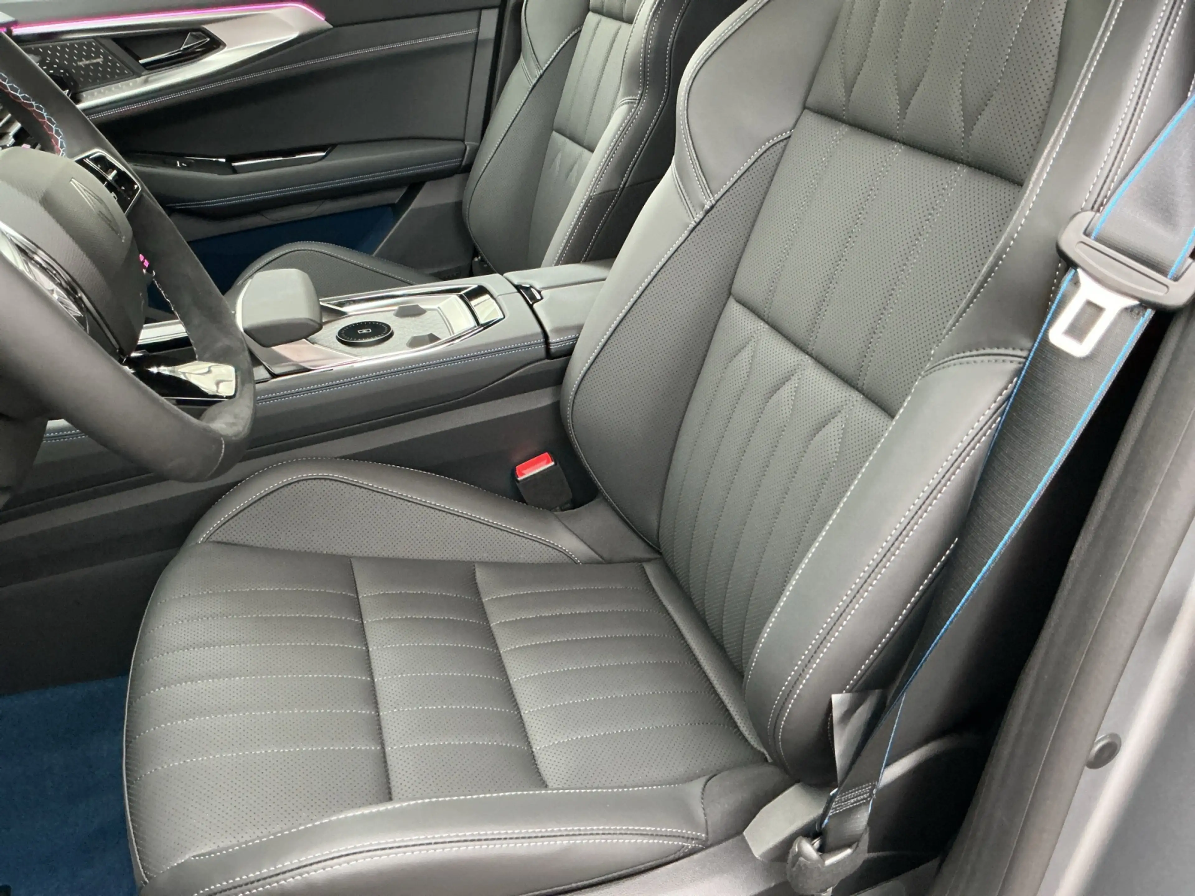 Renault Rafale Esprit Alpine 300 E-Tech Hyper Hybrid 4x4 — photo 15