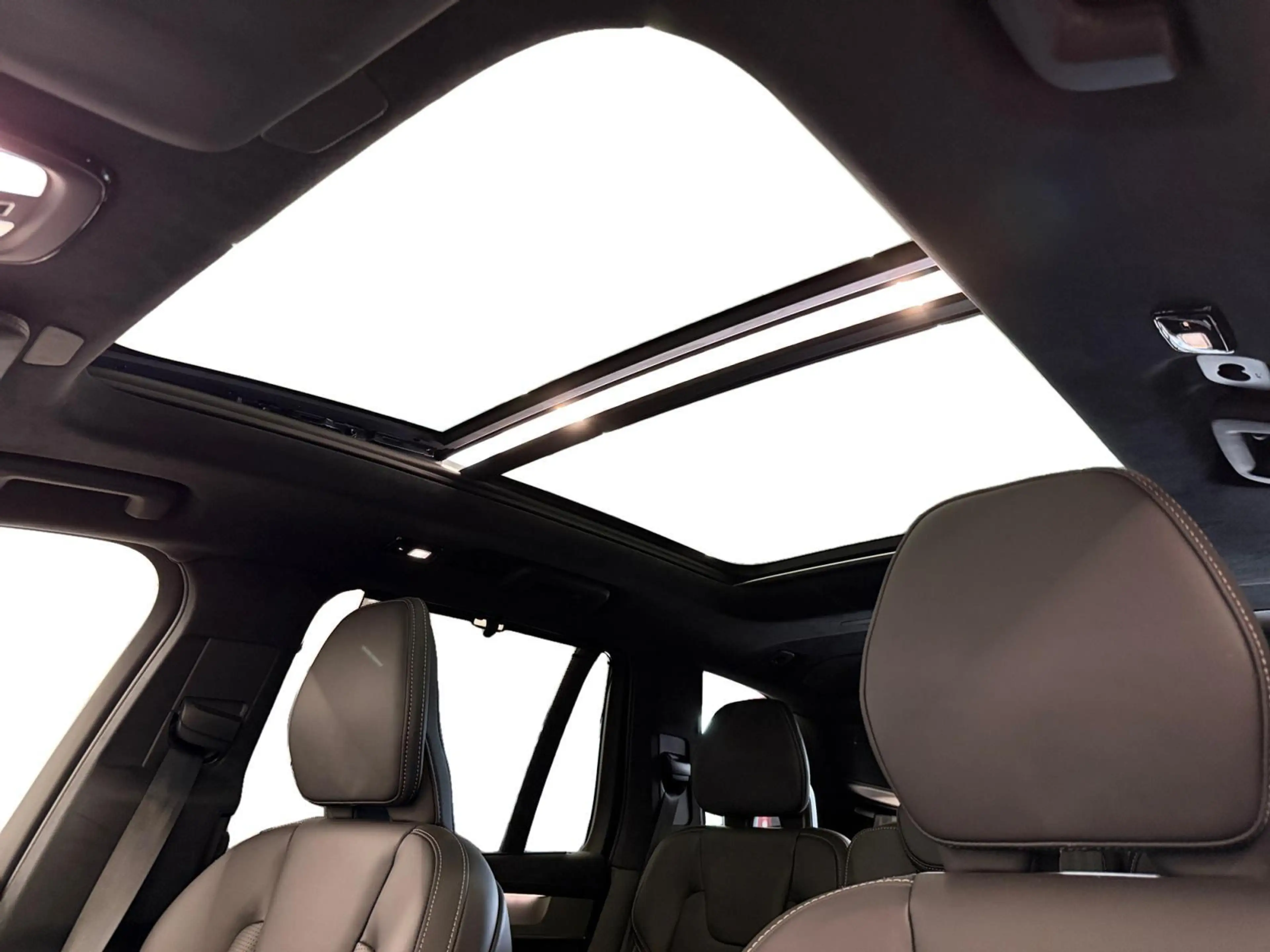 Volvo XC90 T8 Plug-in hybrid AWD Ultra Black Edition | Full o — photo 11