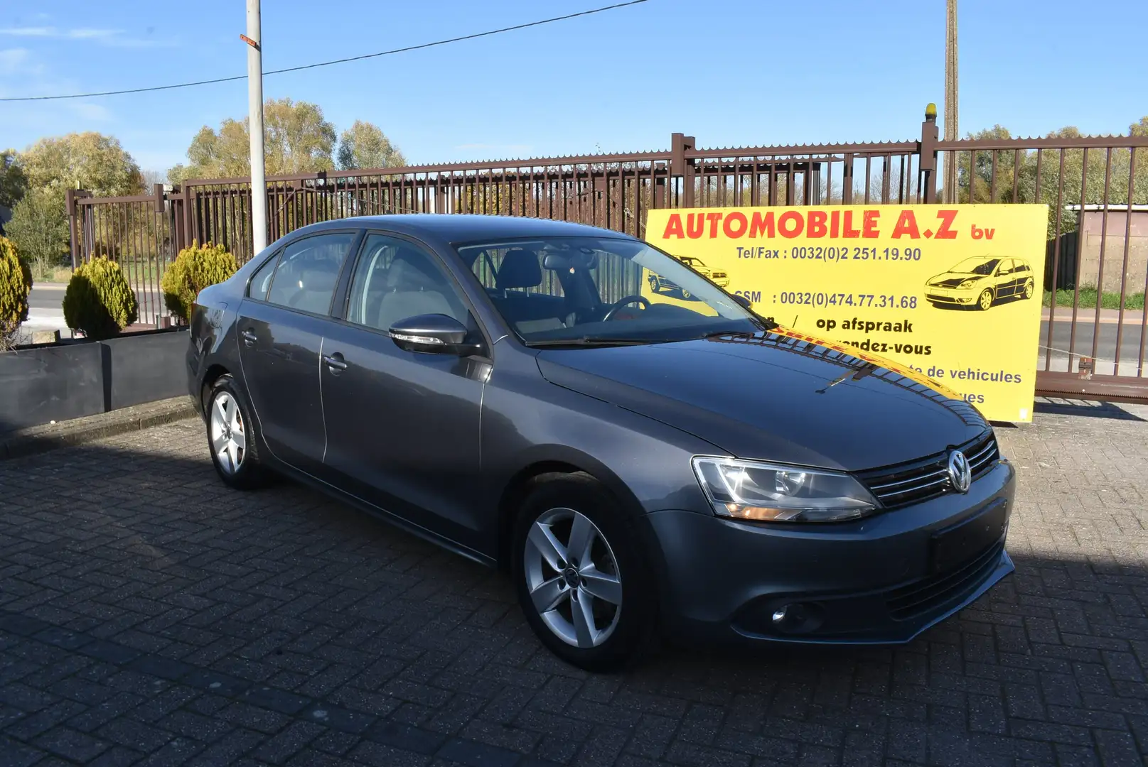 Volkswagen Jetta 2.0 CR TDi Comfortline DSG Airco/GPS*12M GARANTIE* Gris - 1