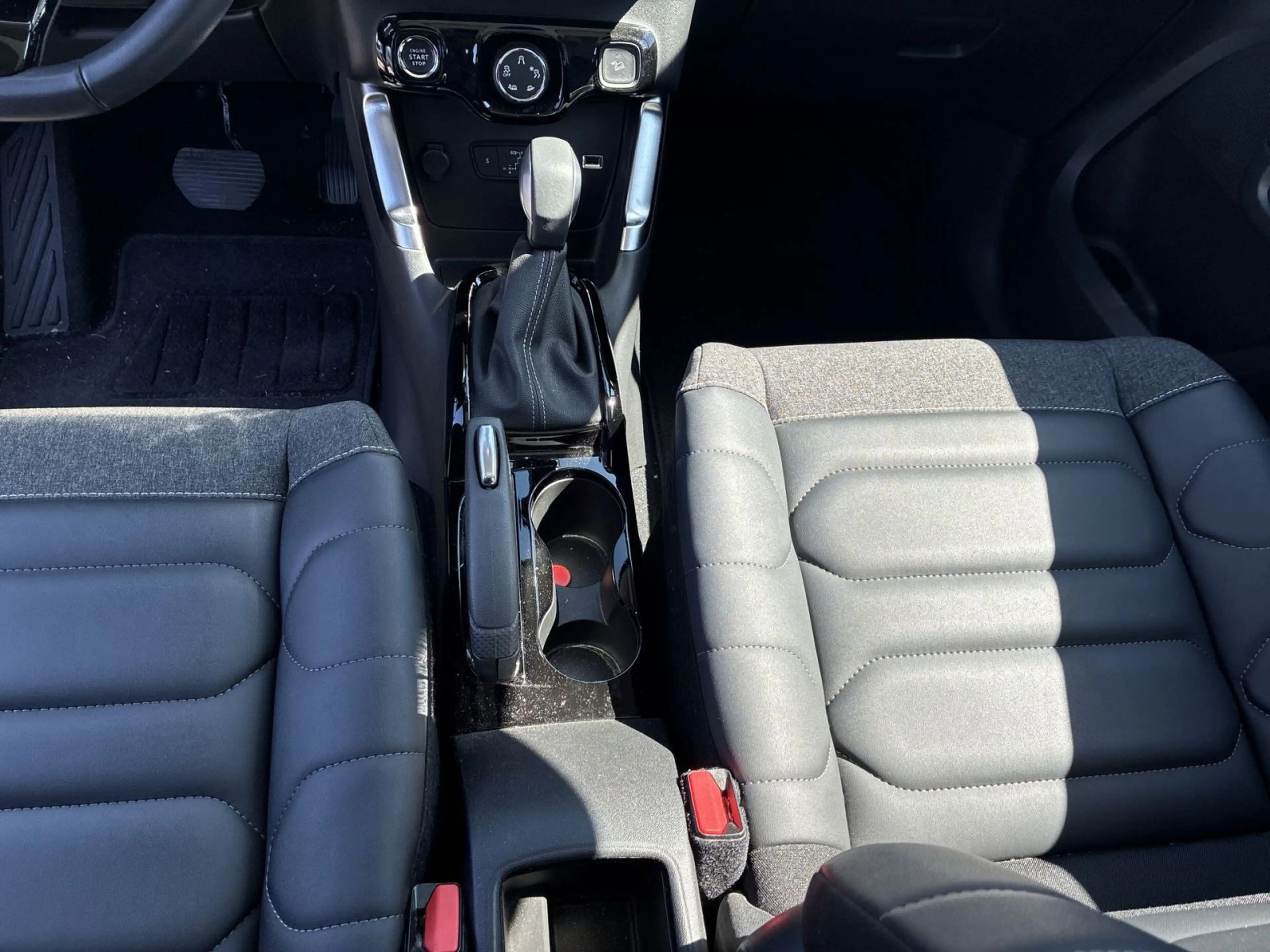Citroen C3 Aircross 1.2 PureTech 130 Shine Pack S&S — photo 15