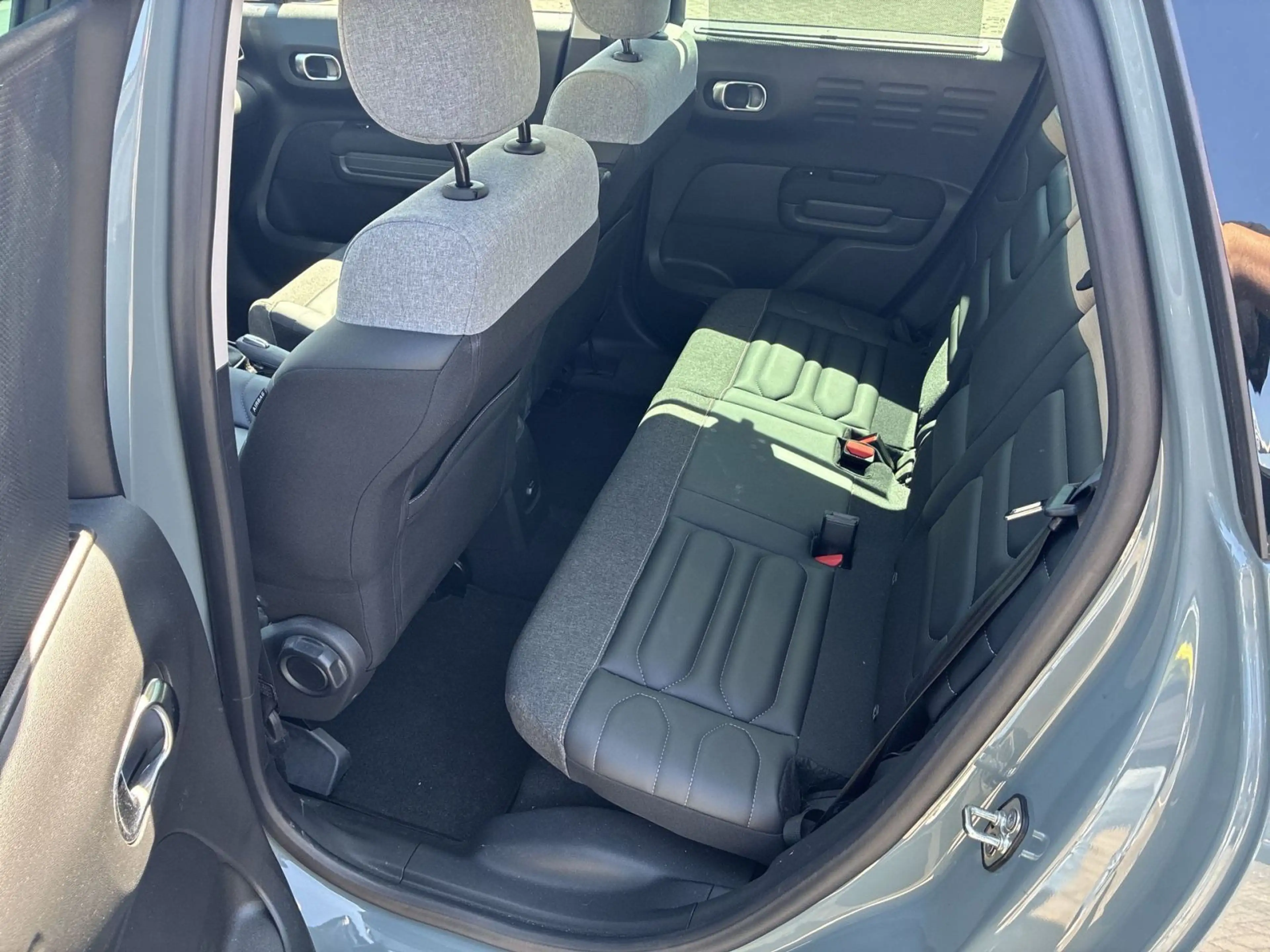 Citroen C3 Aircross 1.2 PureTech 130 Shine Pack S&S — photo 13