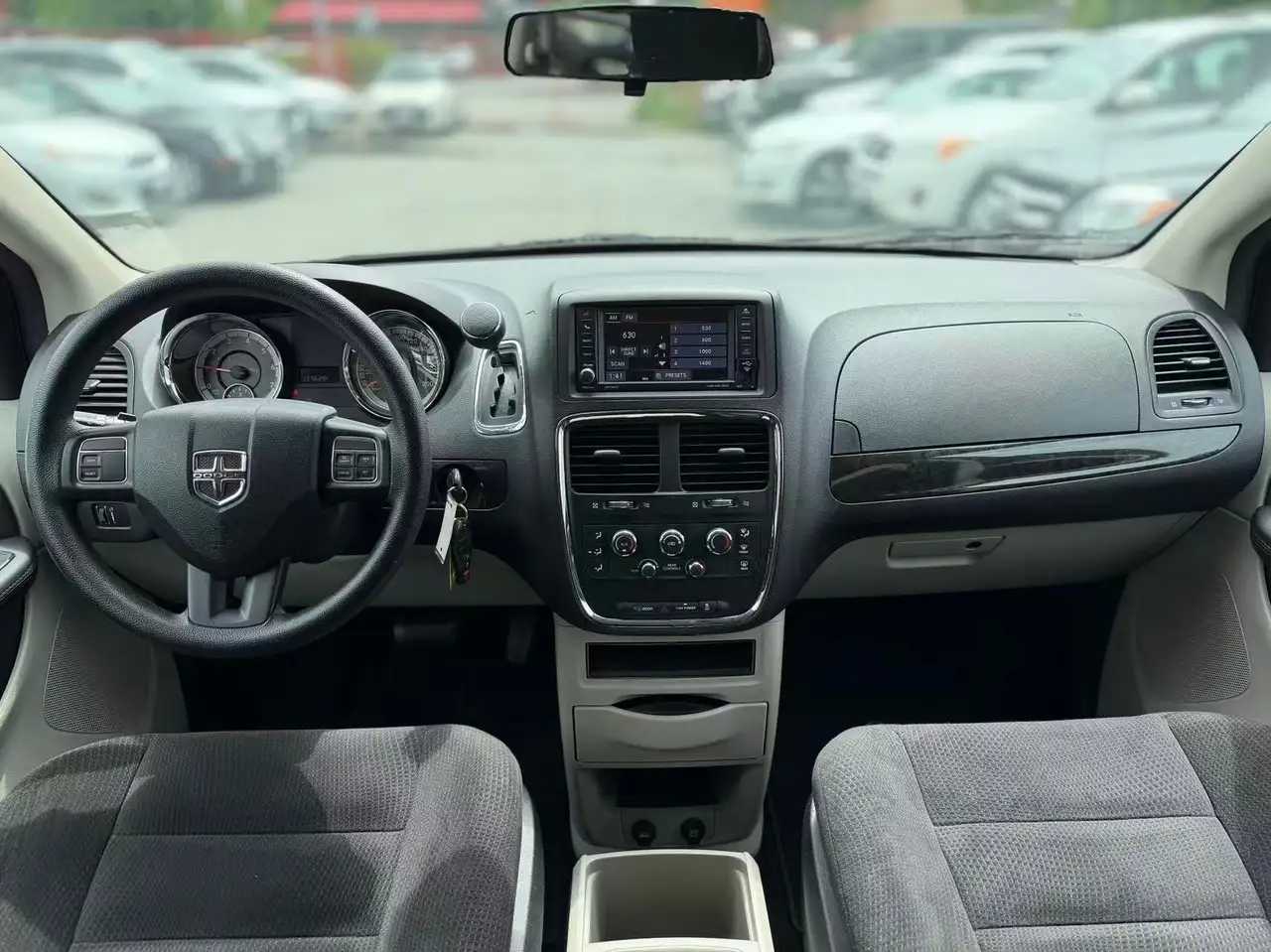 Dodge Grand Caravan снимка Dodge Grand Caravan