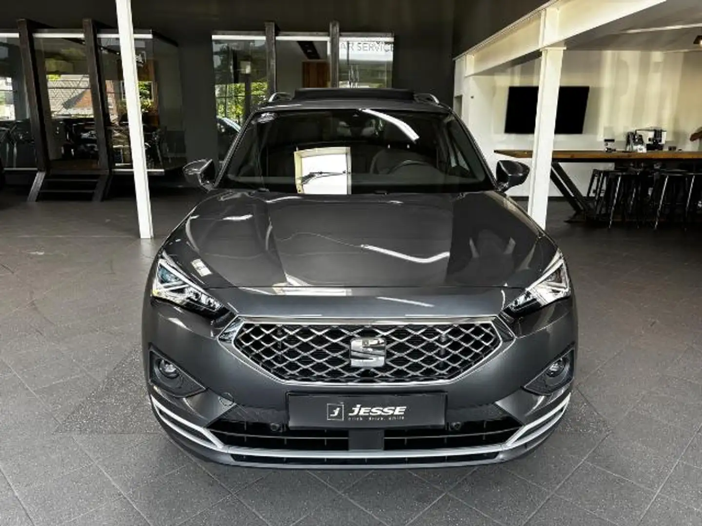 SEAT Tarraco 1.5 TSI Xcellence LED Pano Standhzg. Pano 7-Sitze Grau - 2